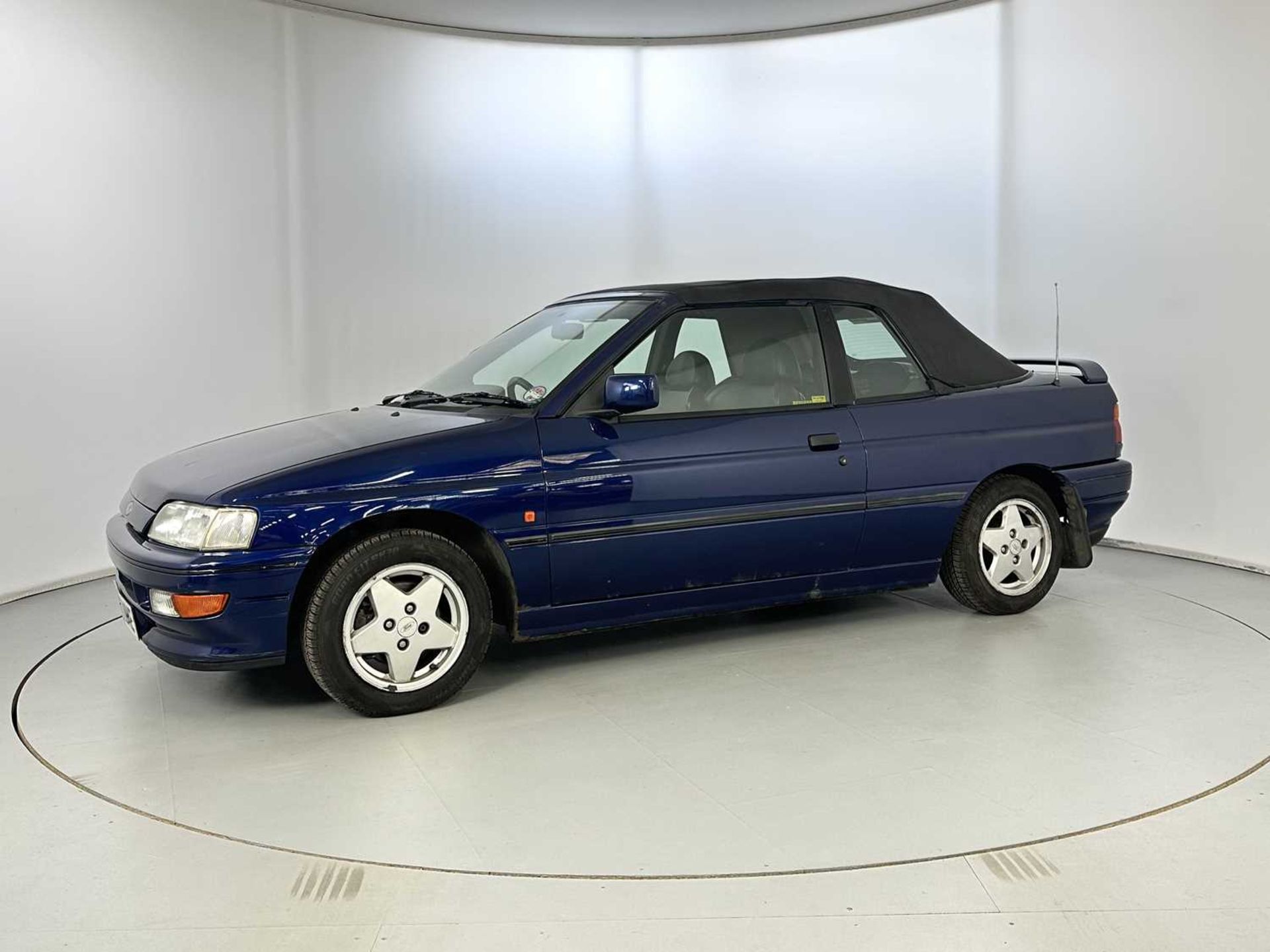 1993 Ford Escort XR3i Cabriolet - Image 4 of 30