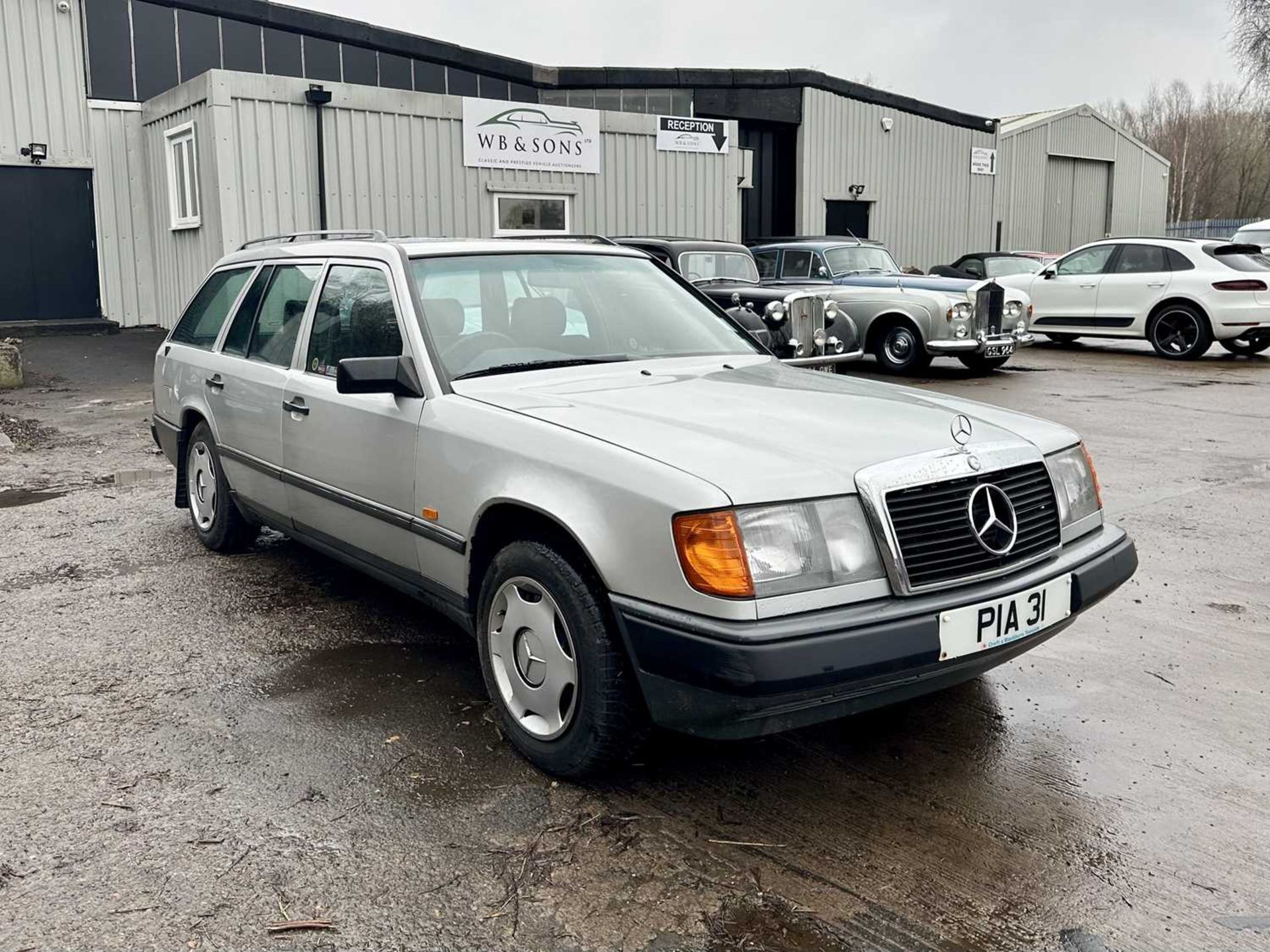 1988 Mercedes-Benz E230