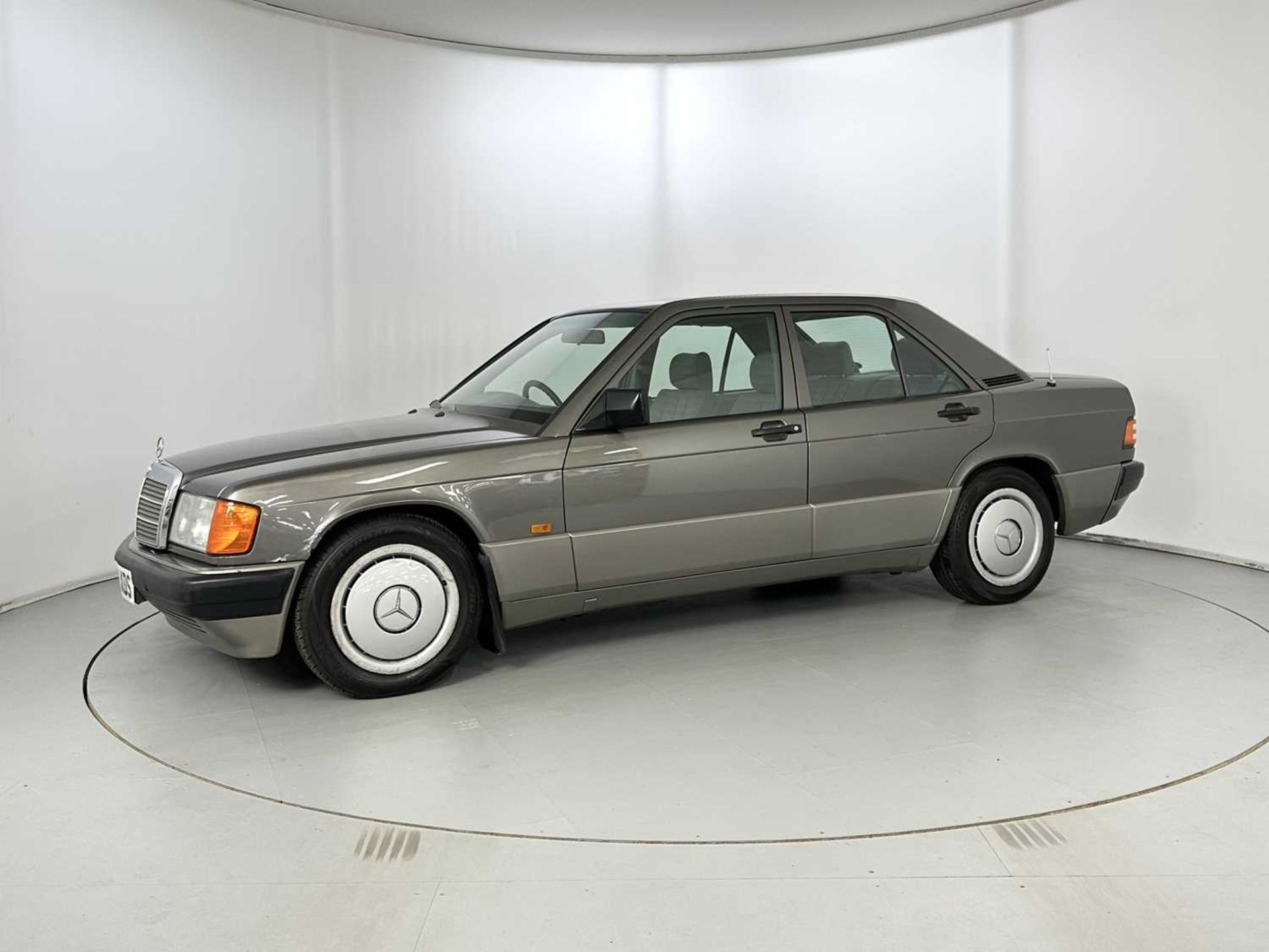 1990 Mercedes-Benz 190E Only 36,000 miles!  - Image 4 of 35