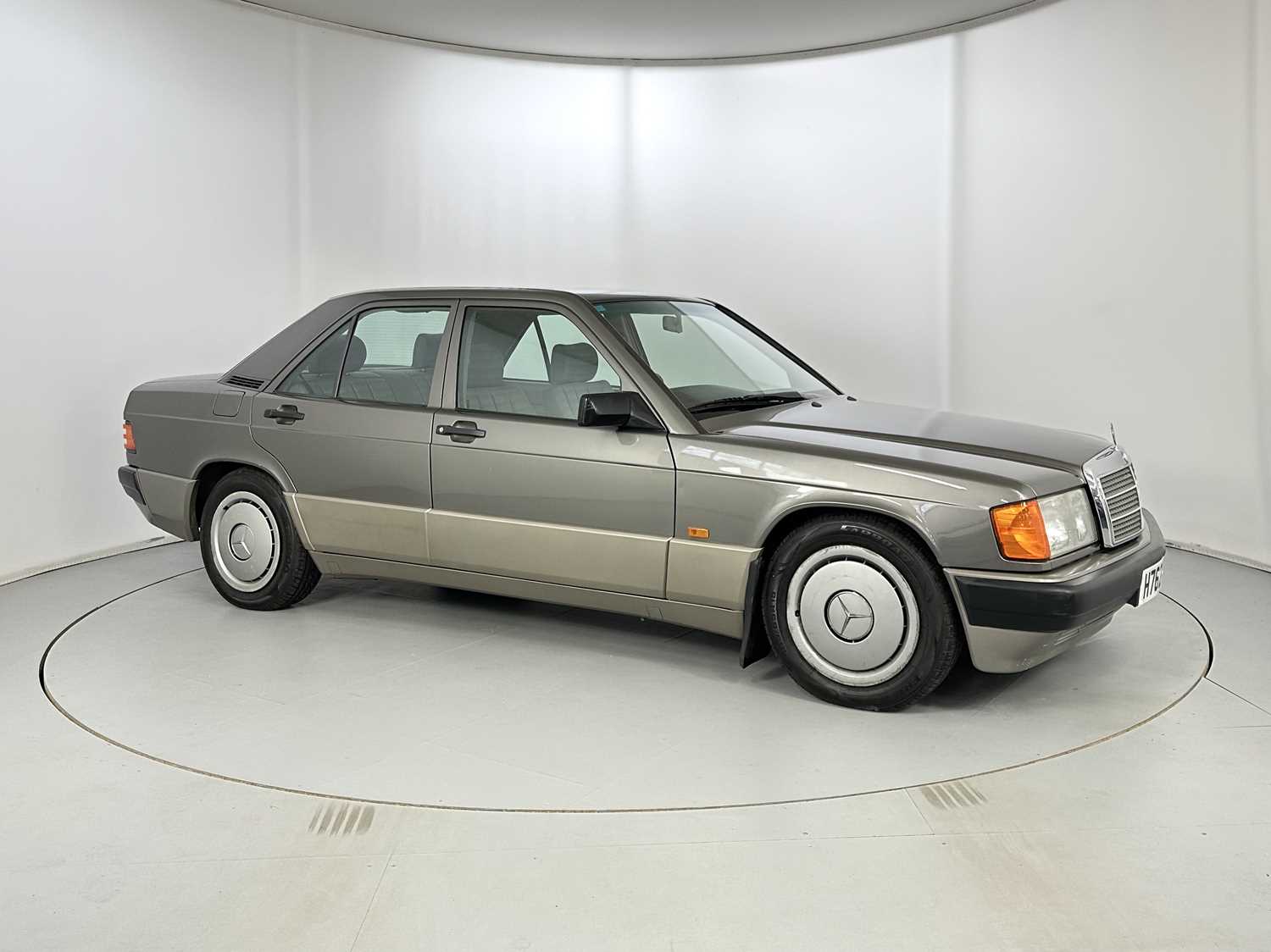 1990 Mercedes-Benz 190E Only 36,000 miles!  - Image 12 of 35