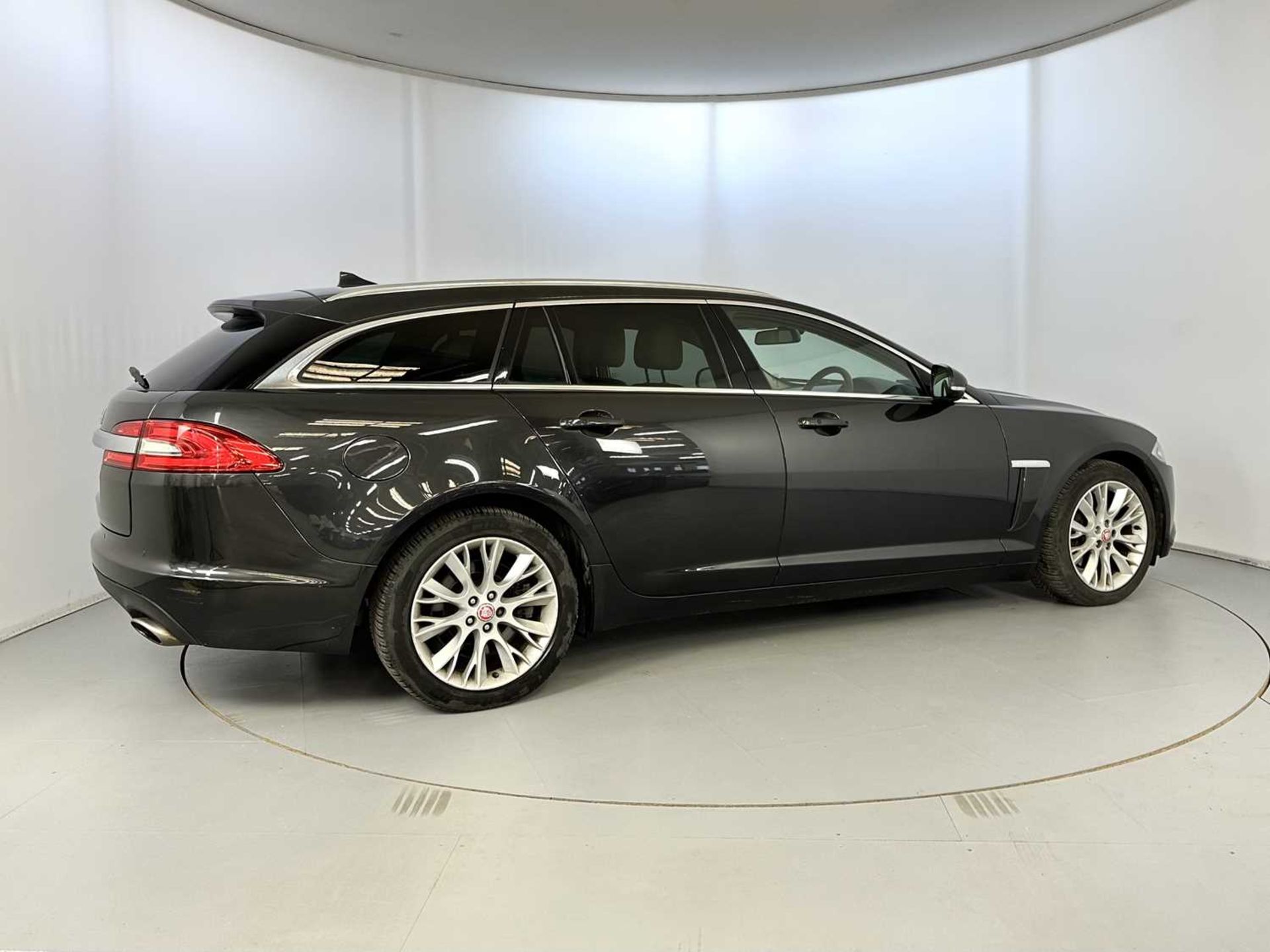 2013 Jaguar XF Sportbrake - Image 10 of 35