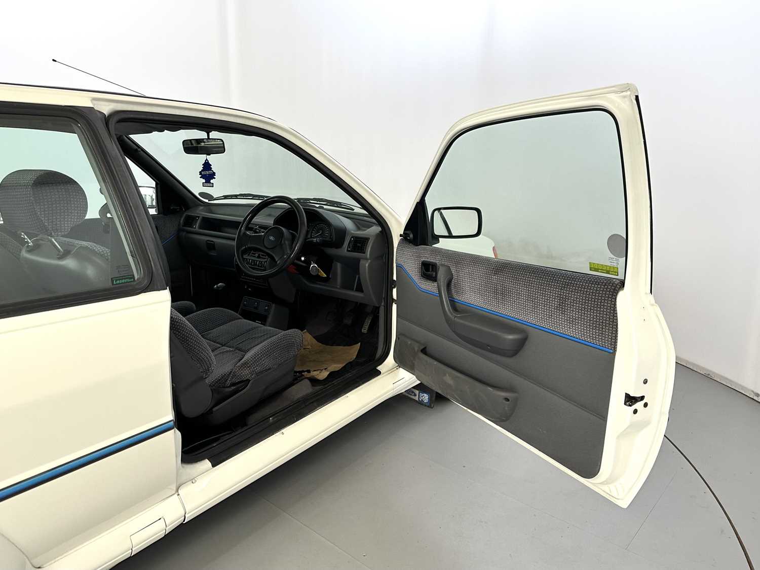 1991 Ford Fiesta XR2i - Image 17 of 30