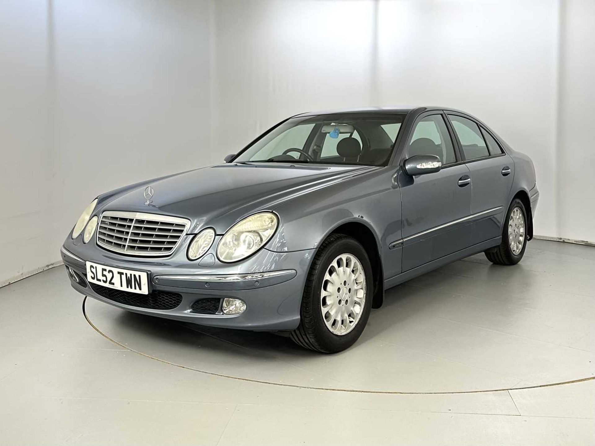 2002 Mercedes-Benz E220 - Image 3 of 35