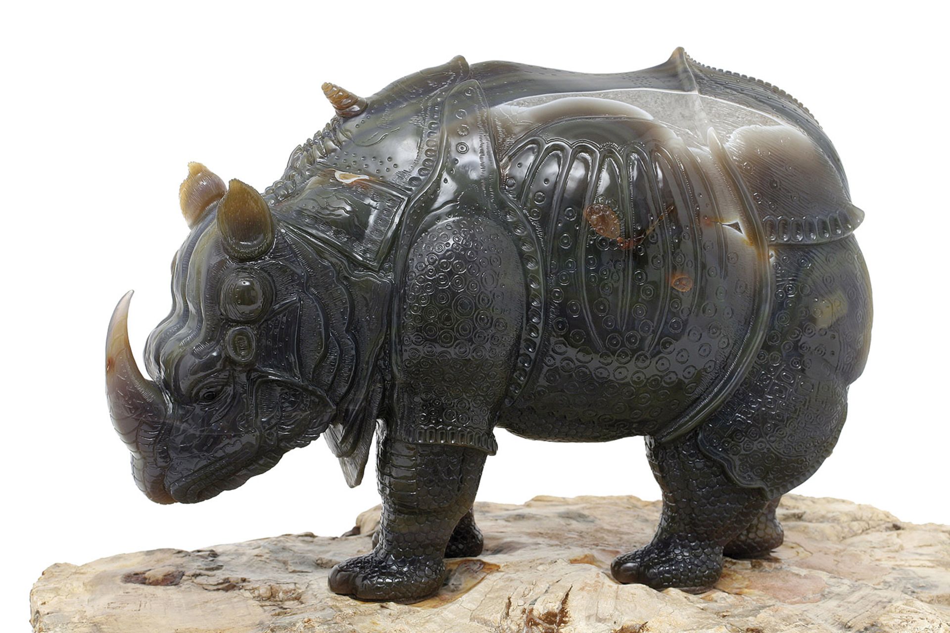 Monumental rhinoceros made of natural agate - Image 4 of 4
