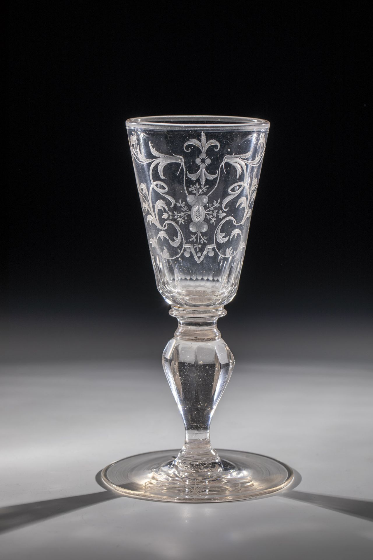 Goblet Franconia, 18th century Colourless glass with tear-off. Minimal chip on disc base with