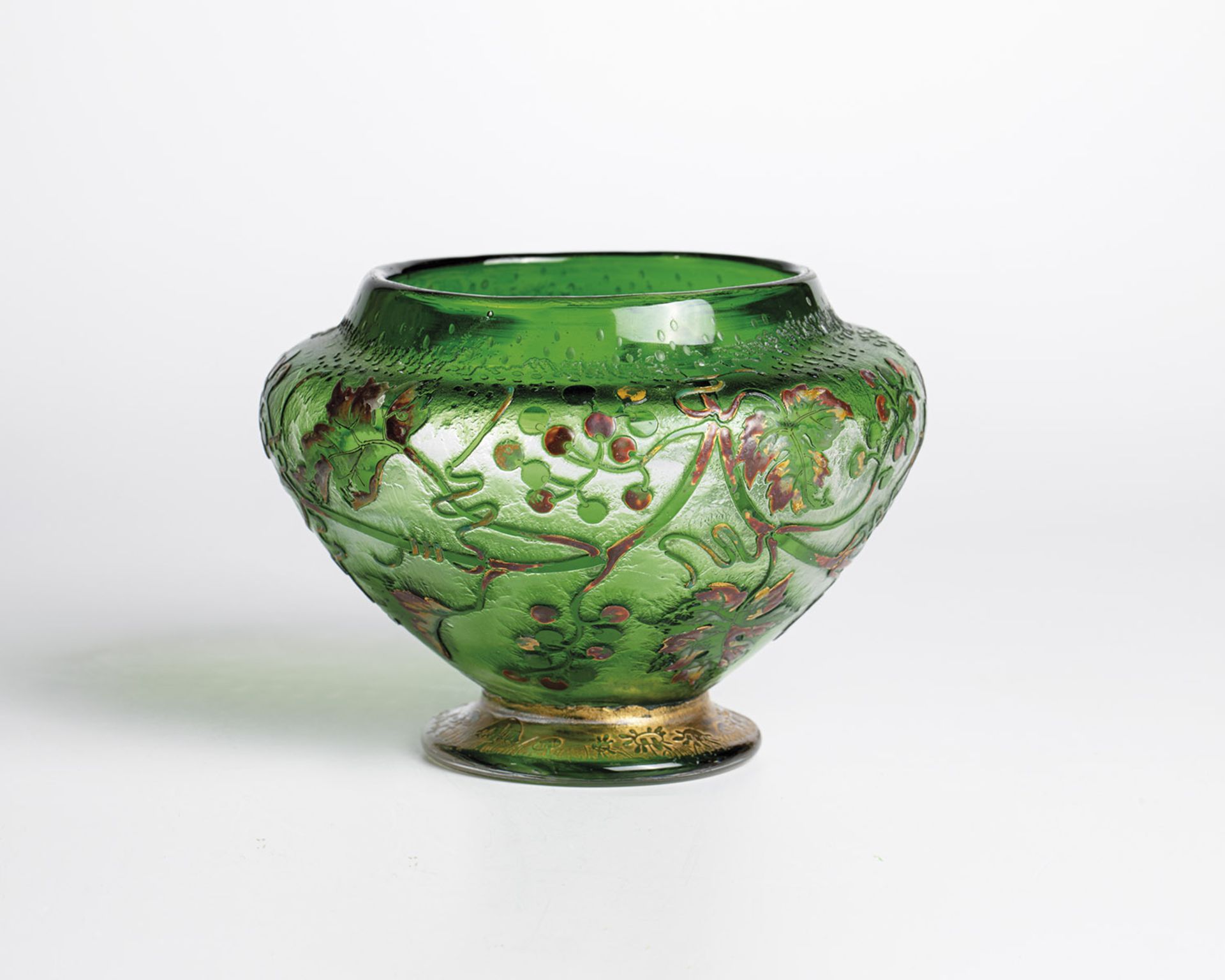 Foot vase with wild wine Verreries Reunies de Vallerysthal et Portieux, Lorraine, c. 1895-1900