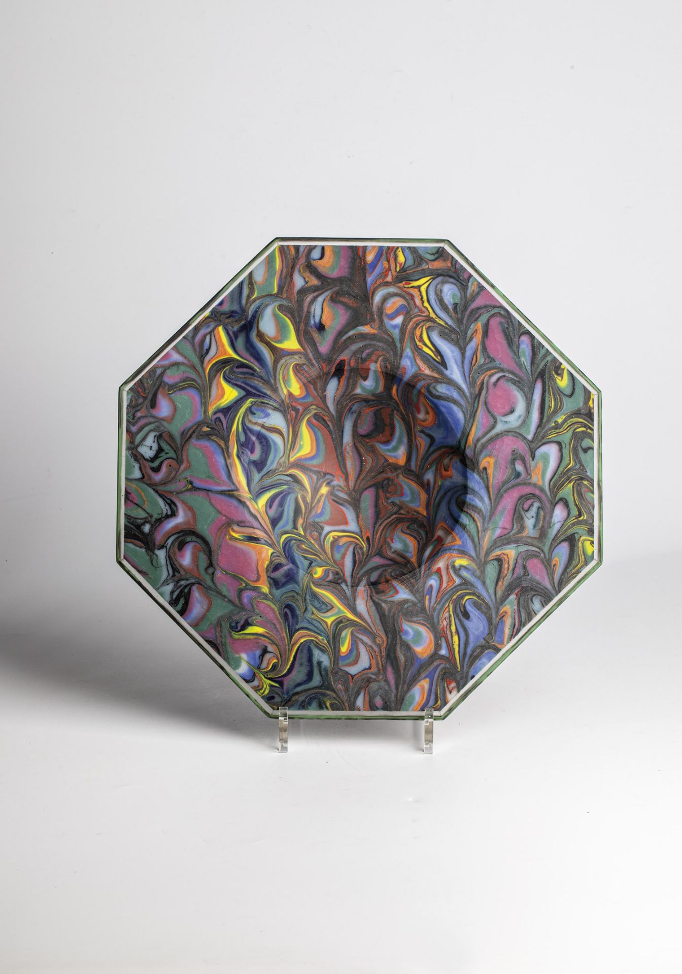 LARGE MOSAIC PLATE Klaus Moje, 1986 Mosaic glass technique. Fused from prefabricated multicolored