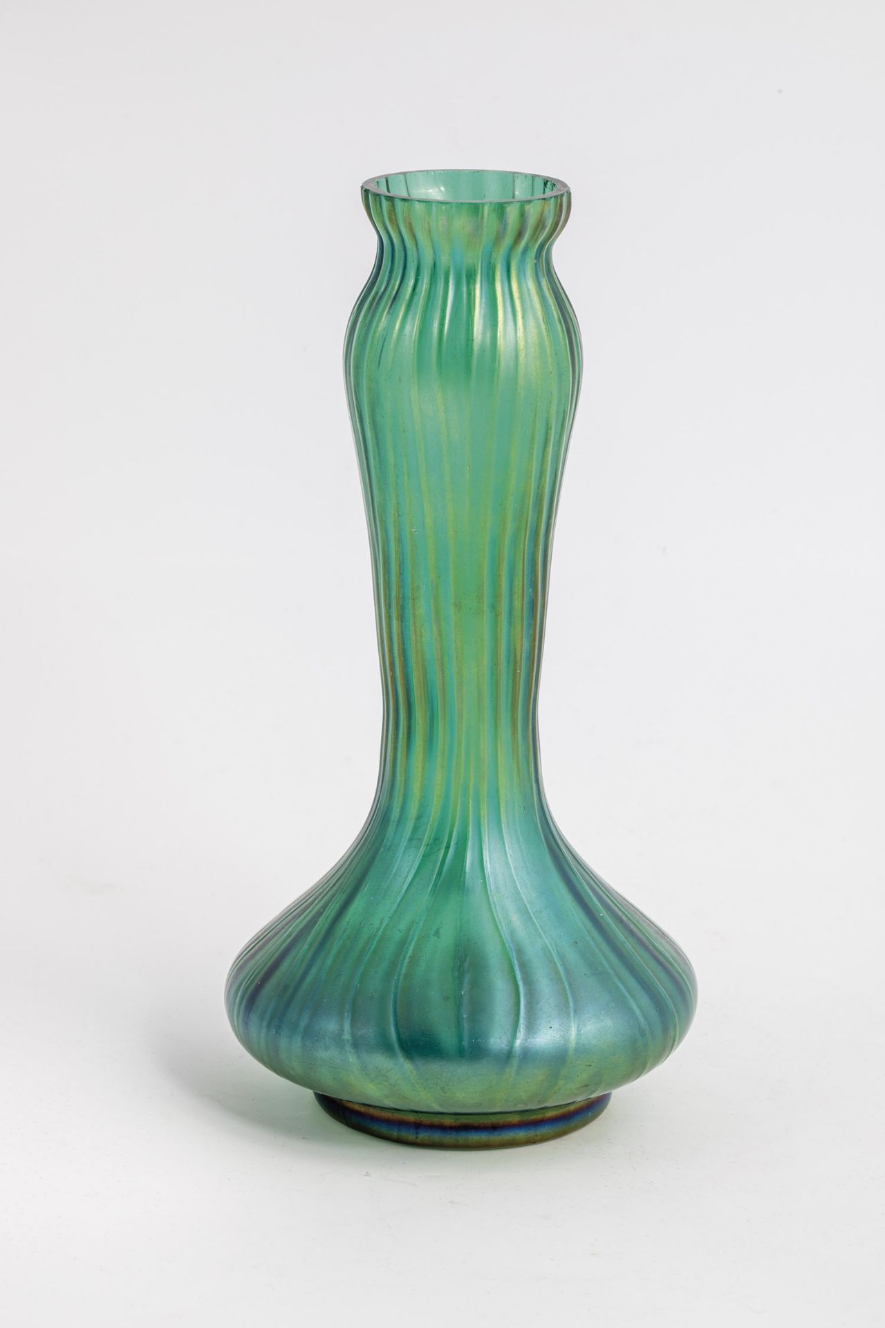 Long-necked vase Wilhelm Kralik son, Eleonorenhain, ca. 1902 Blue-green, optically ribbed glass.