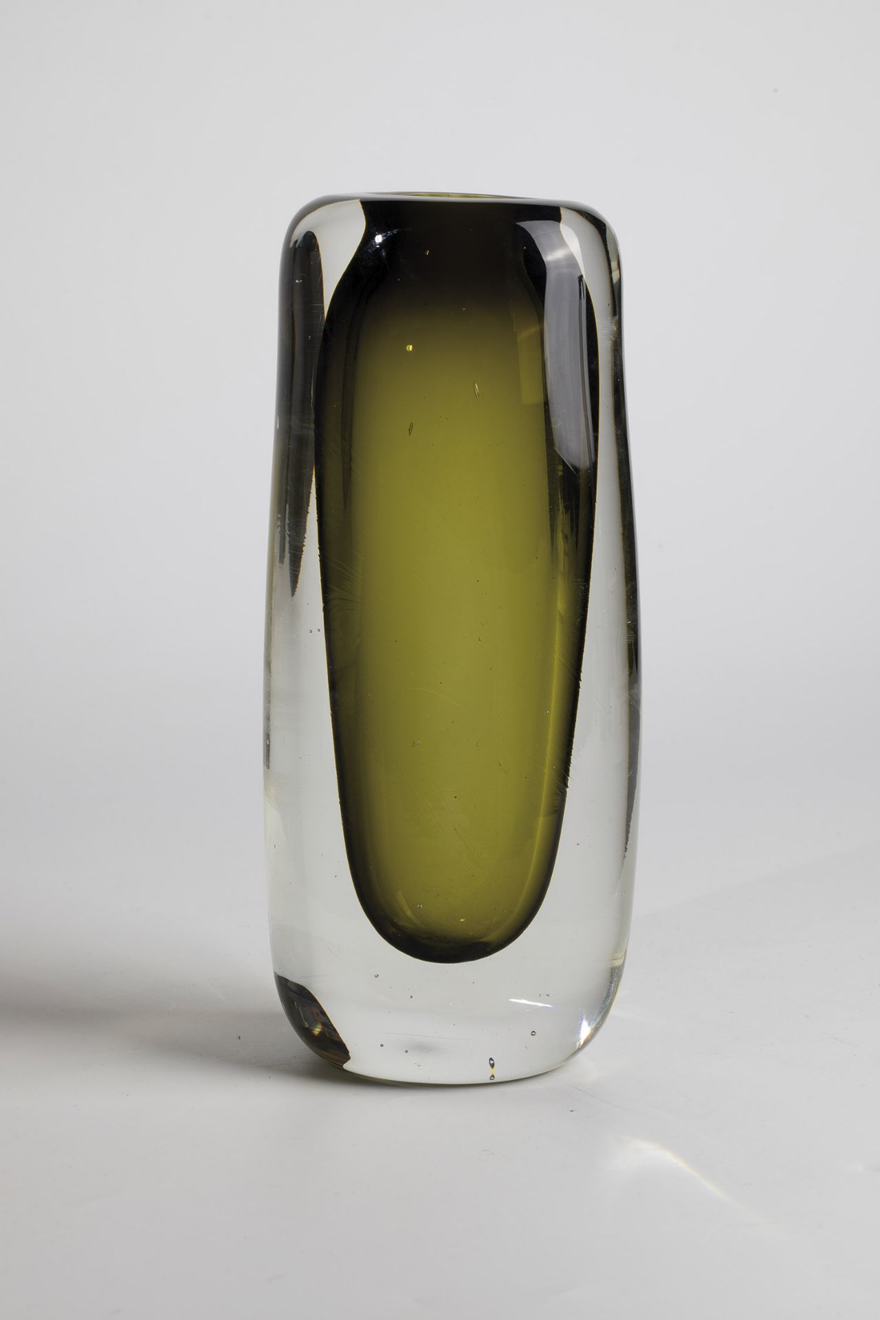 Vase ''Sommerso'' Antonio da Ros (Design), Cenedese, Murano, 1960s Thick-walled, colourless glass