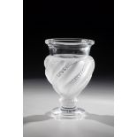 Vase ''Ermenonville'' Lalique, Wingen-sur-Moder, 20th century Colorless glass, pressed into the