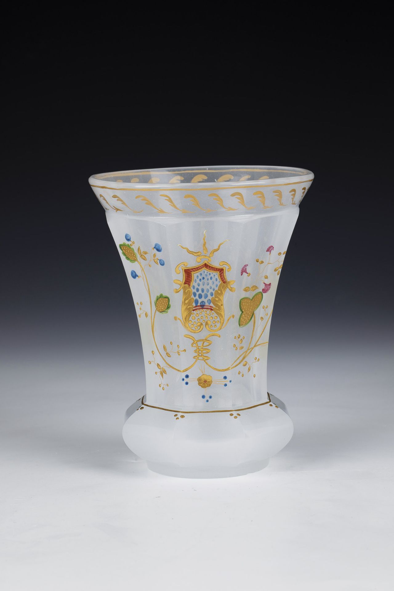 Ranft beaker Bohemia, M. 19th century White alabaster glass. Multi-faceted walls with stylized