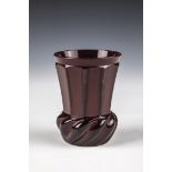 Lithyalin beaker North Bohemia around 1835 Reddish-brown glass. Ranft with turban cut. Multiple,