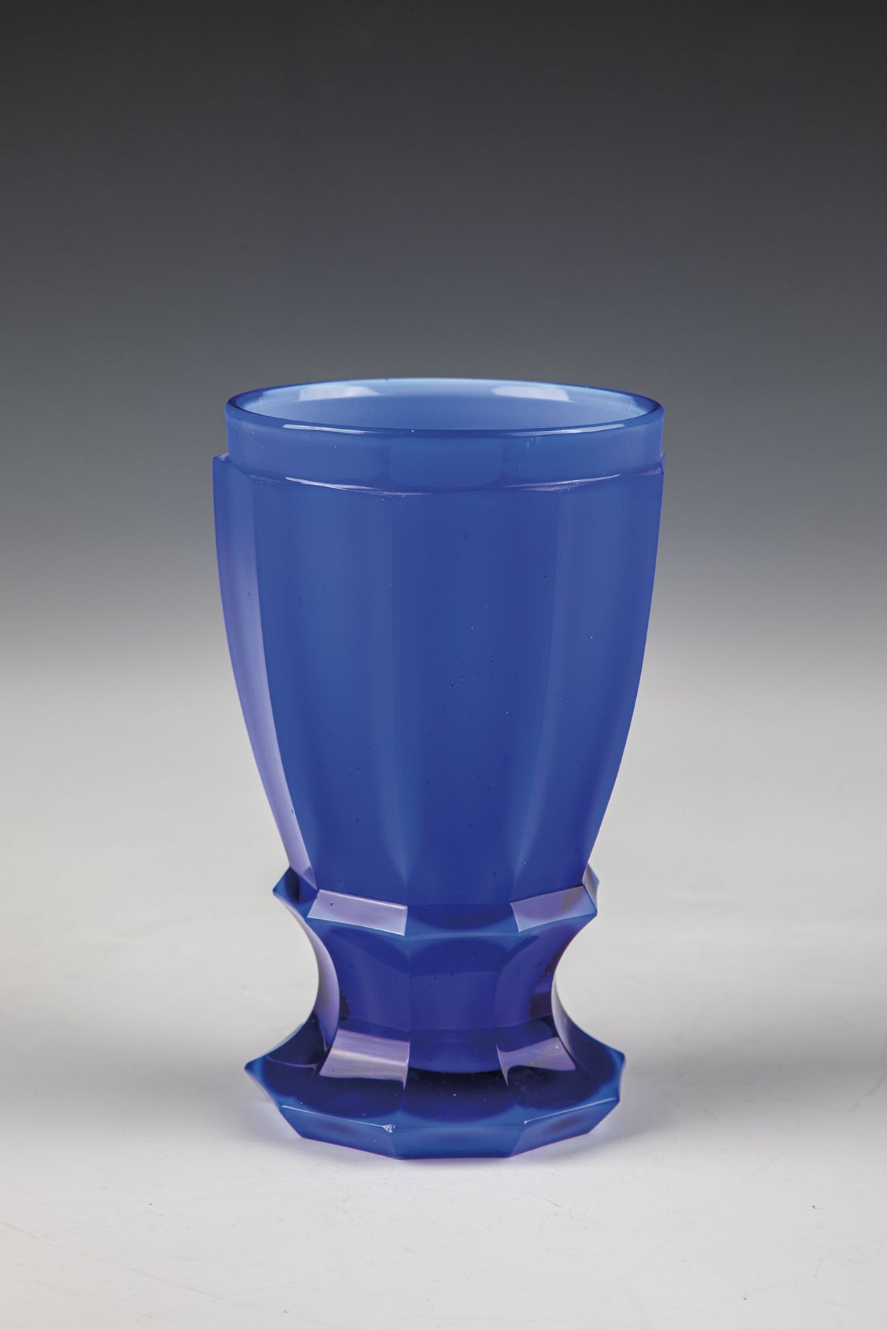 Agatin beaker Wohl Buquoysche Glashuette, Georgenthal, 1835-1840 Cobalt blue glass with opalescent
