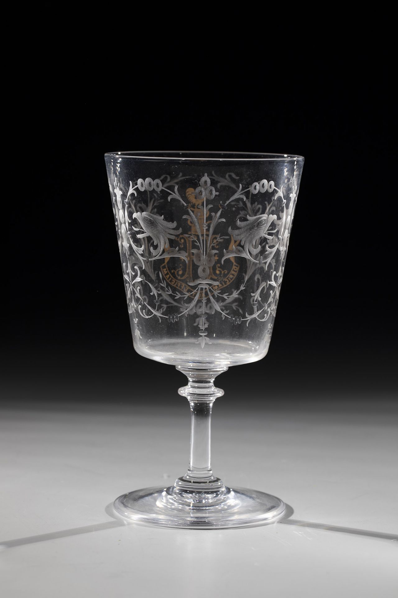 Goblet with allegory probably France 2nd H. 19th century Colourless glass. Disc base, shaft with - Image 2 of 2