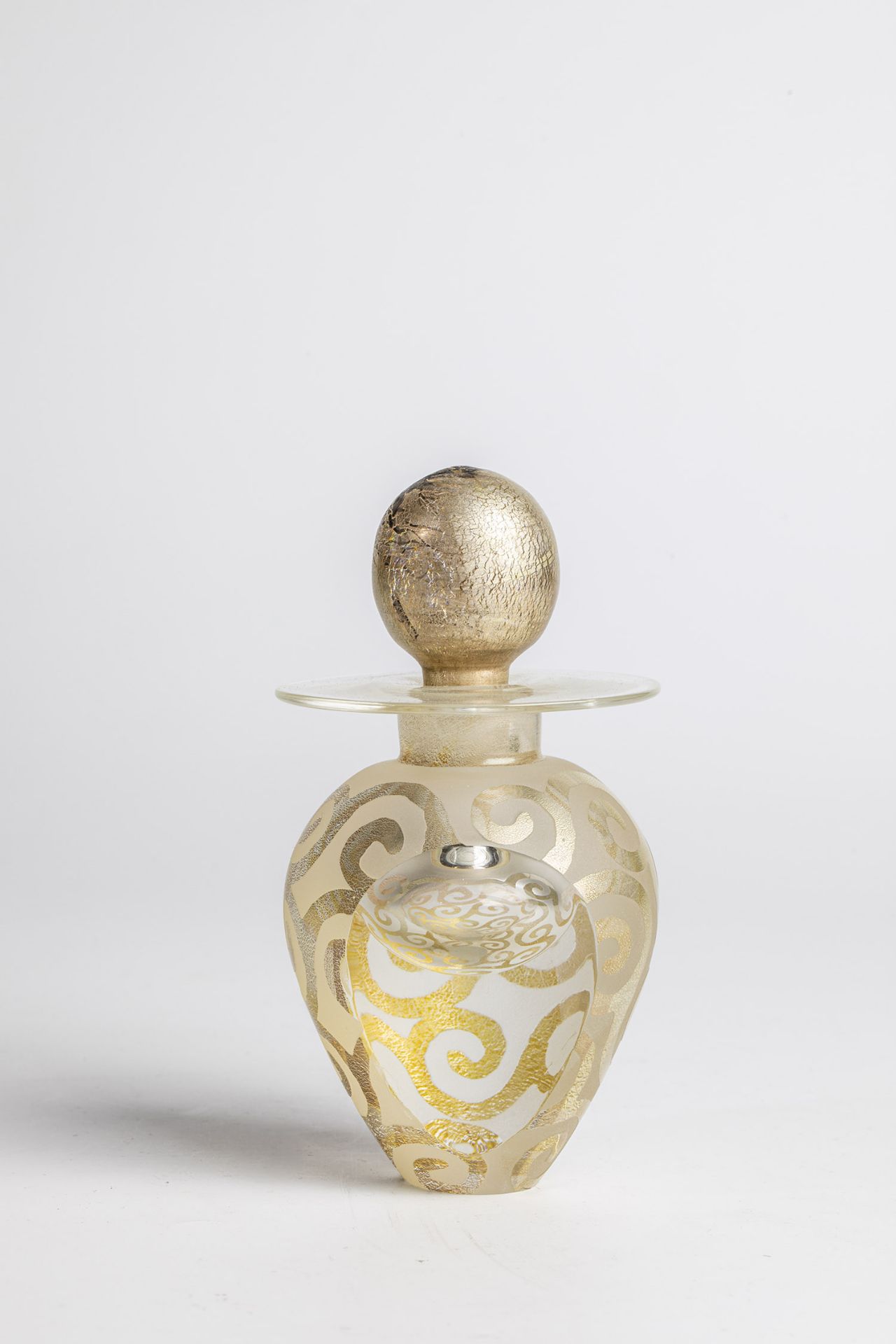 Perfume bottle Iestyn Davies, Blowzone, circa 1987 Colourless glass, cut and polished, engraved