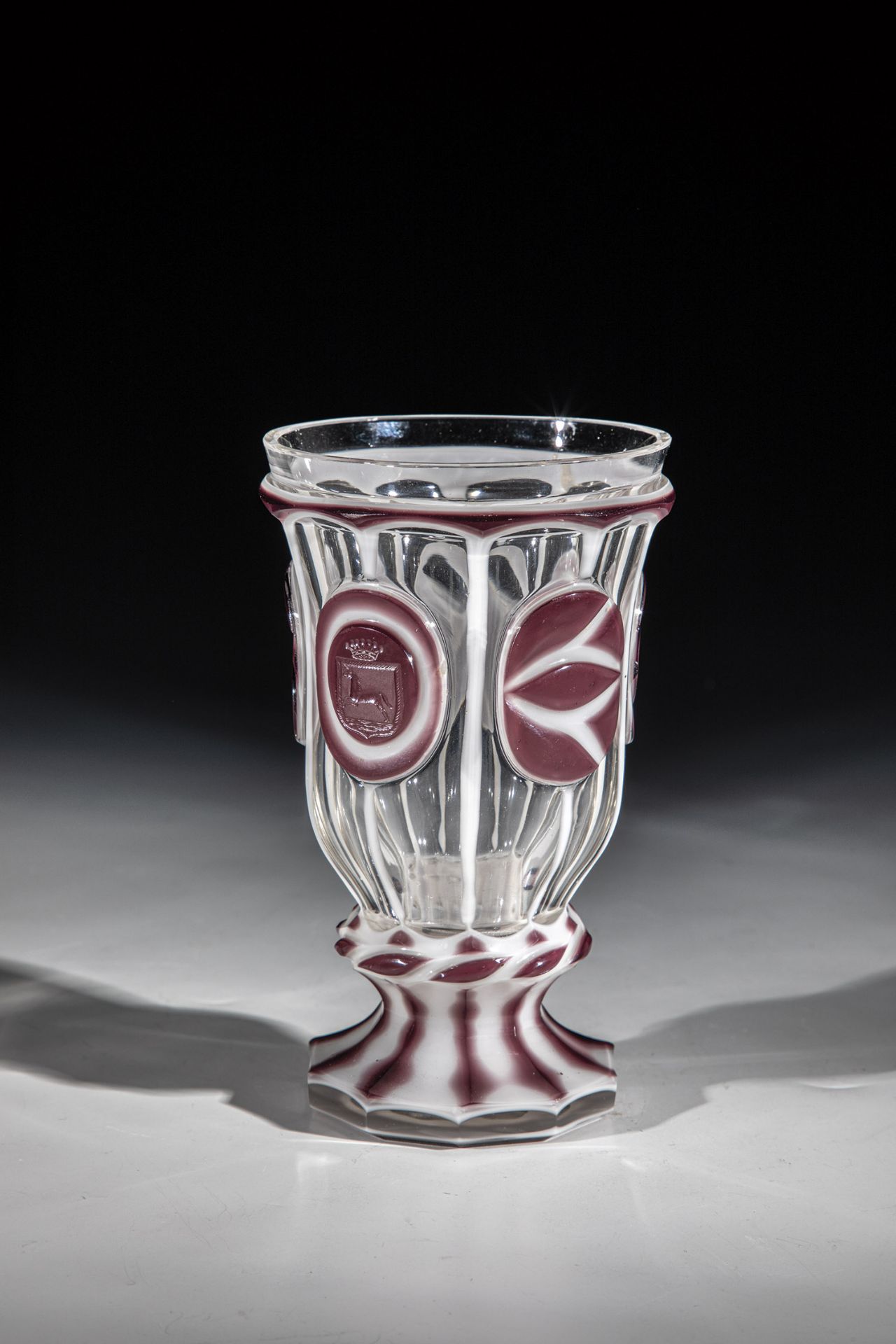 Foot cup with double overlay Bohemia, Joachimsthal, Carl Stoelzle after 1835 Colourless glass with