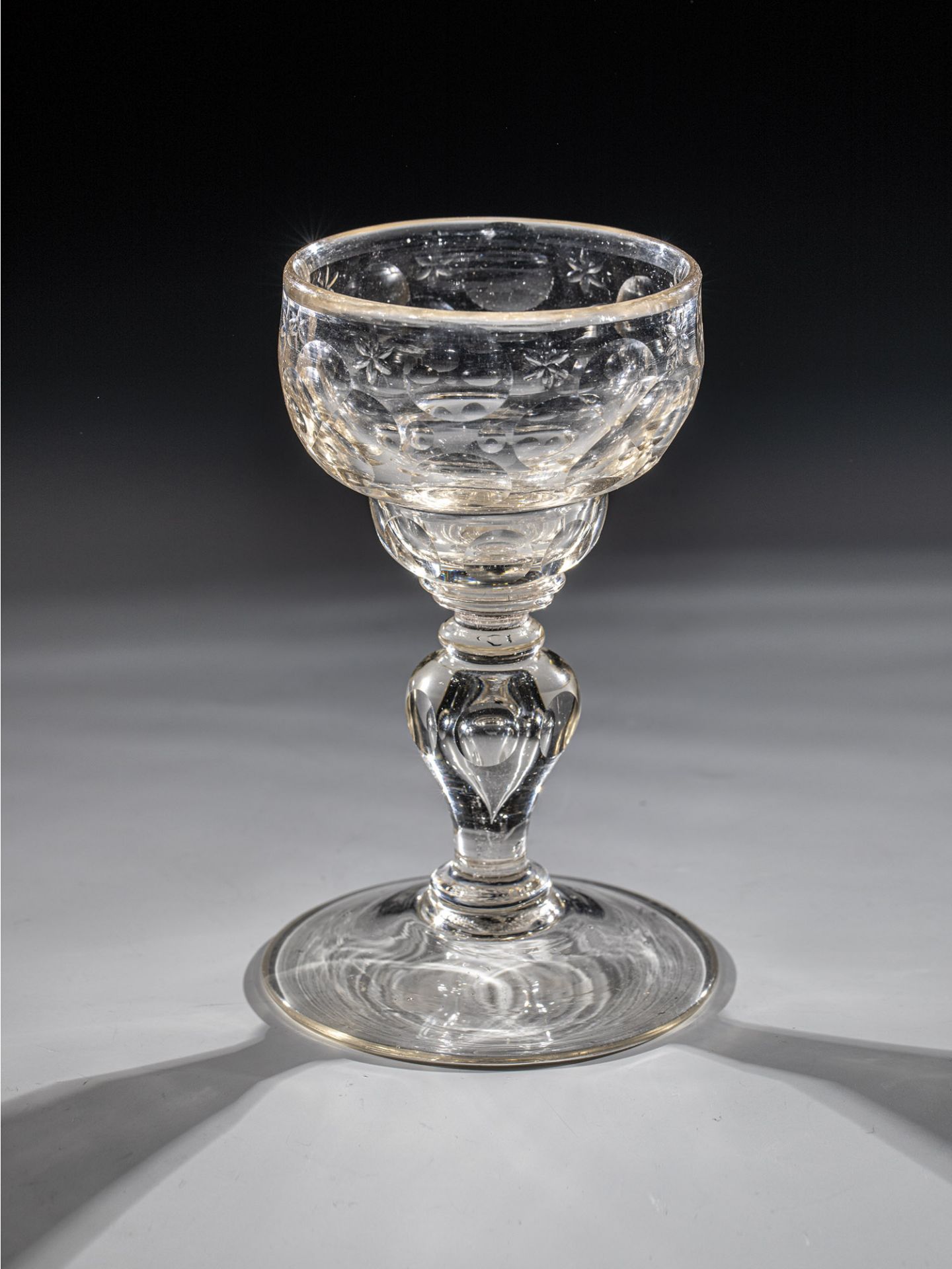 Goblet Brandenburg, ca. 1720 Colourless glass with tear-off. Slightly rising disc foot. Baluster