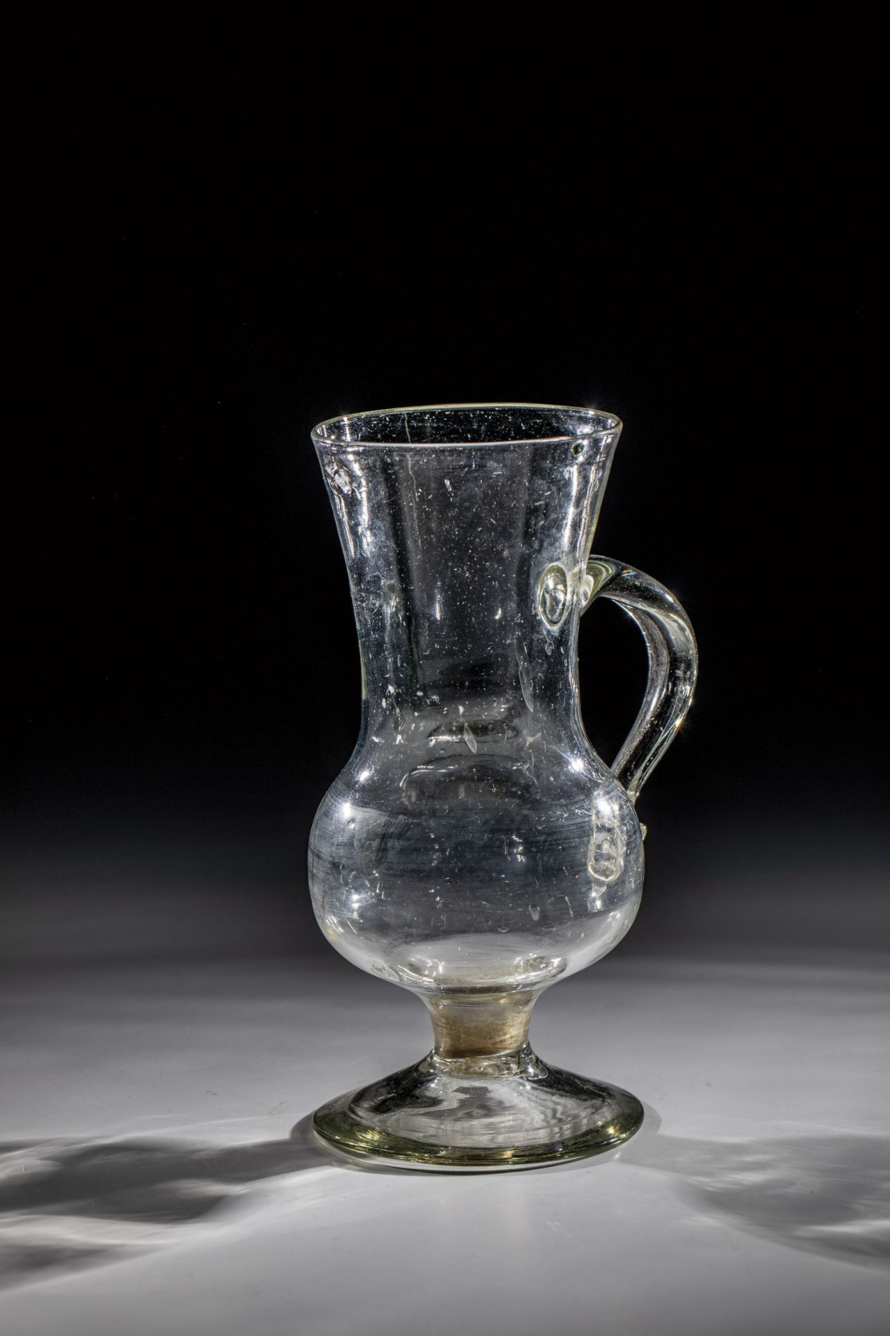 Wide-mouthed jug Transylvania, Freck/Porumbac, E. 18th / A. 19th century. Ascending disc foot with