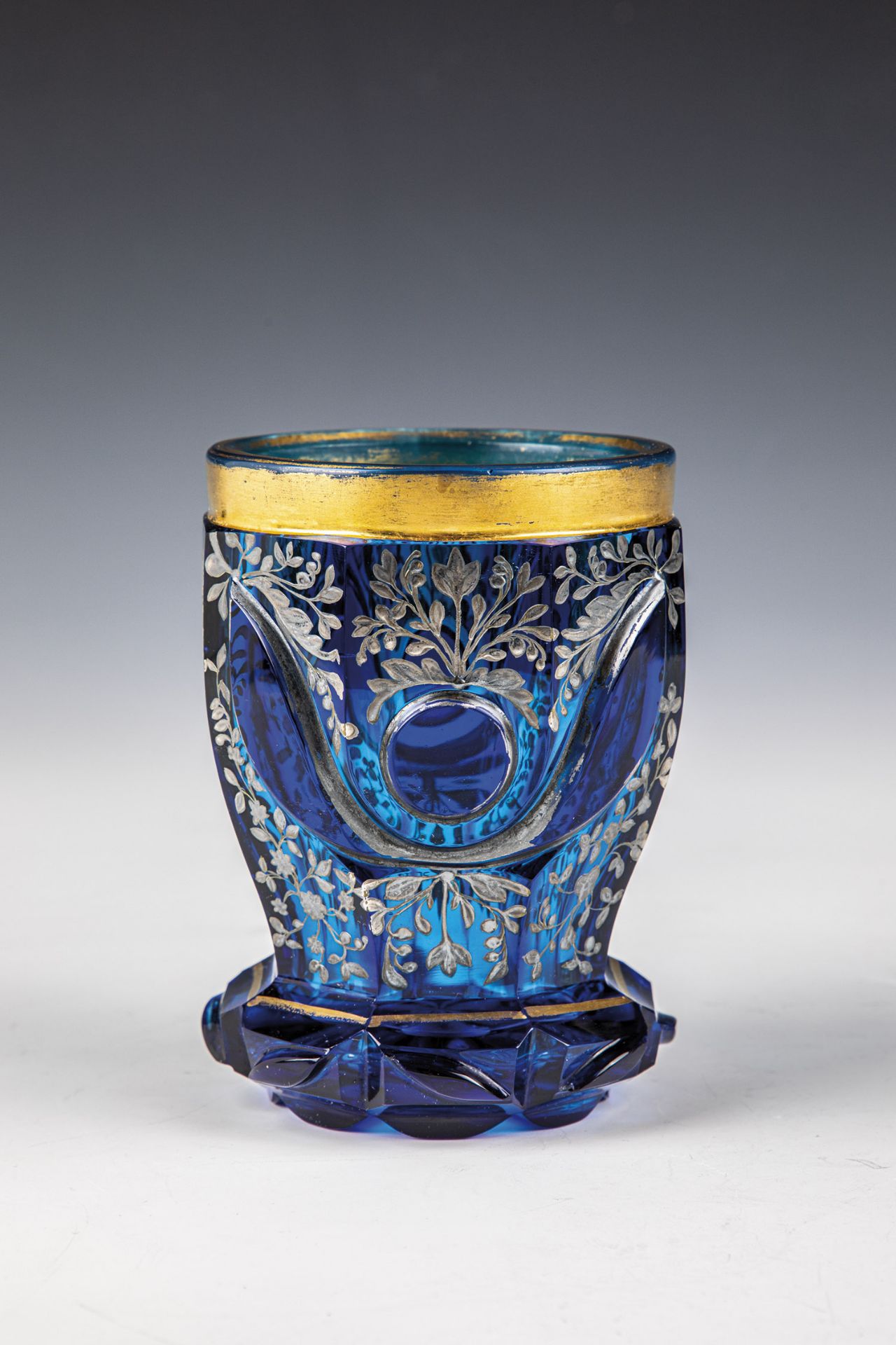 Foot cup North Bohemia, m. 19th century Cobalt blue glass. Bottom with roller finish. Ranft with