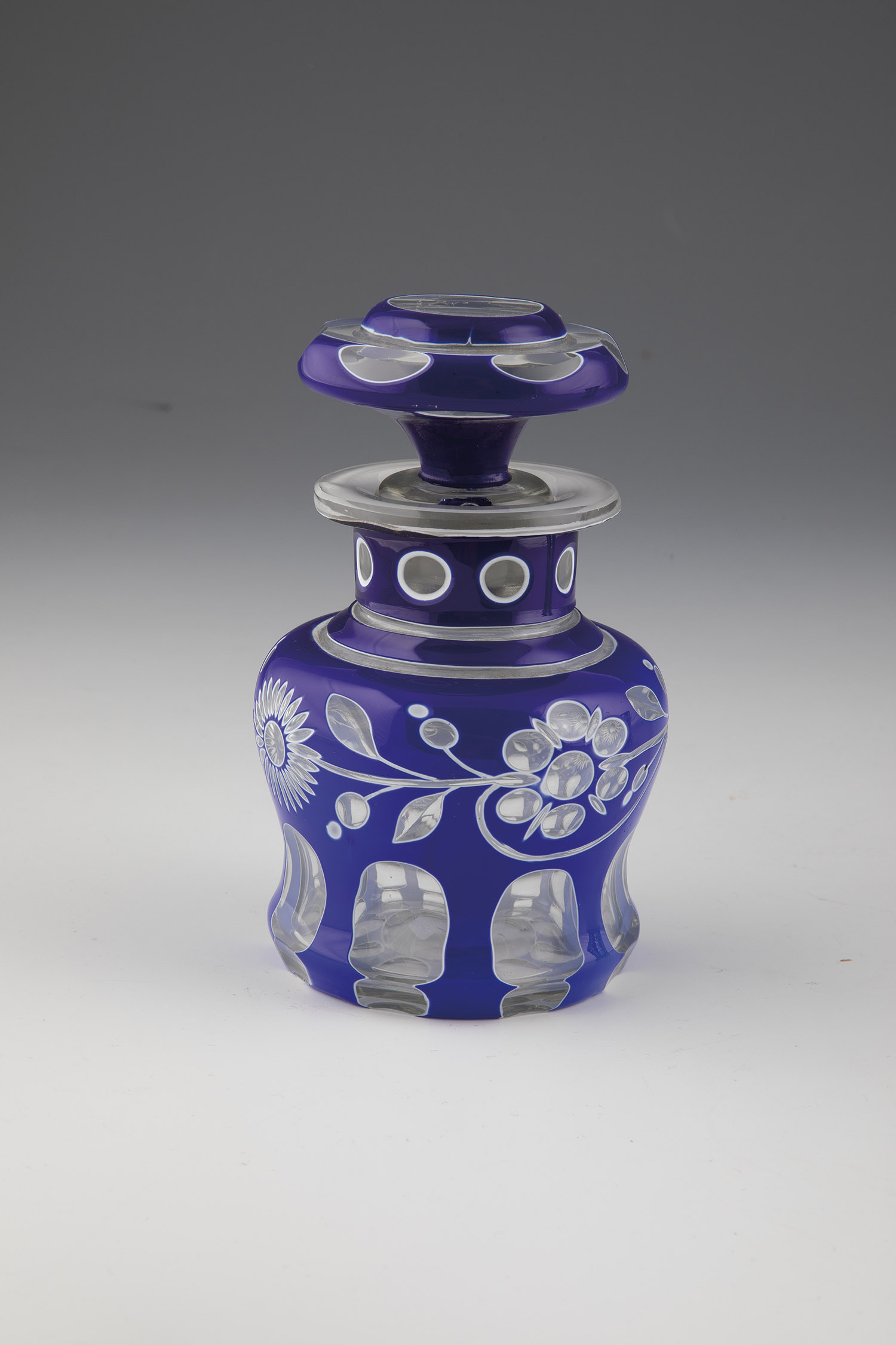 Double-cased bottle Bohemia, 1st half of the 19th century Colourless glass with tin enamel and - Image 2 of 2