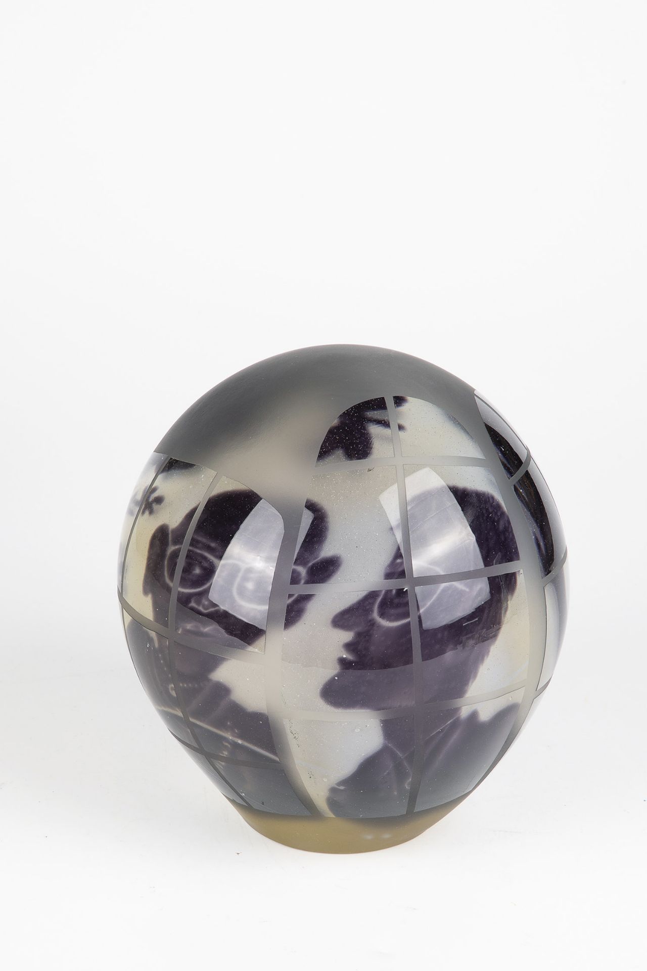 Object Stanislaw Borowski, 1988 Colourless glass with white-grey opal underlay. After intermediate