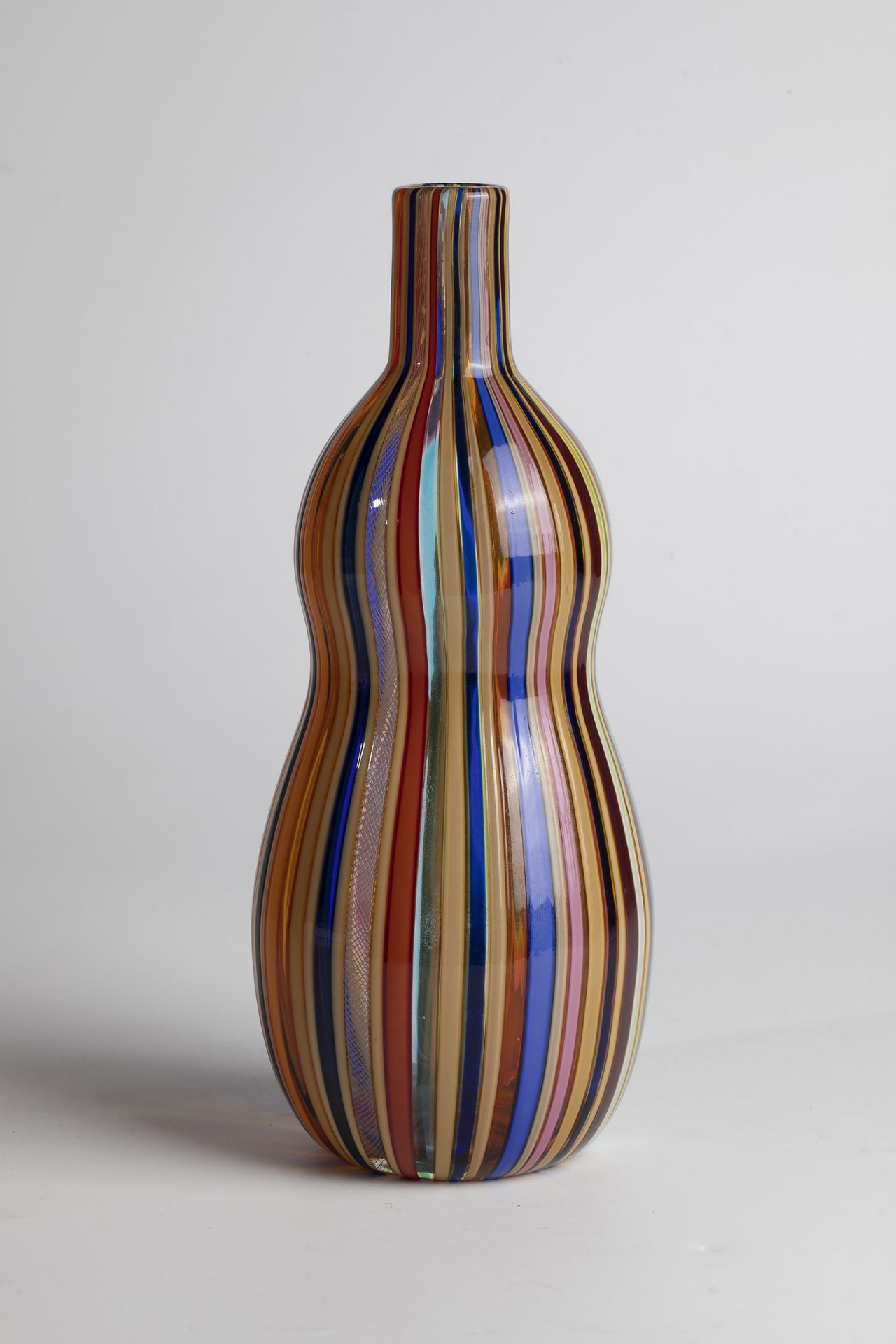 vase ''a canne'' Cenedese, Murano, ca. 1980 Colourless glass, multi-coloured glass rods melted on - Image 2 of 3