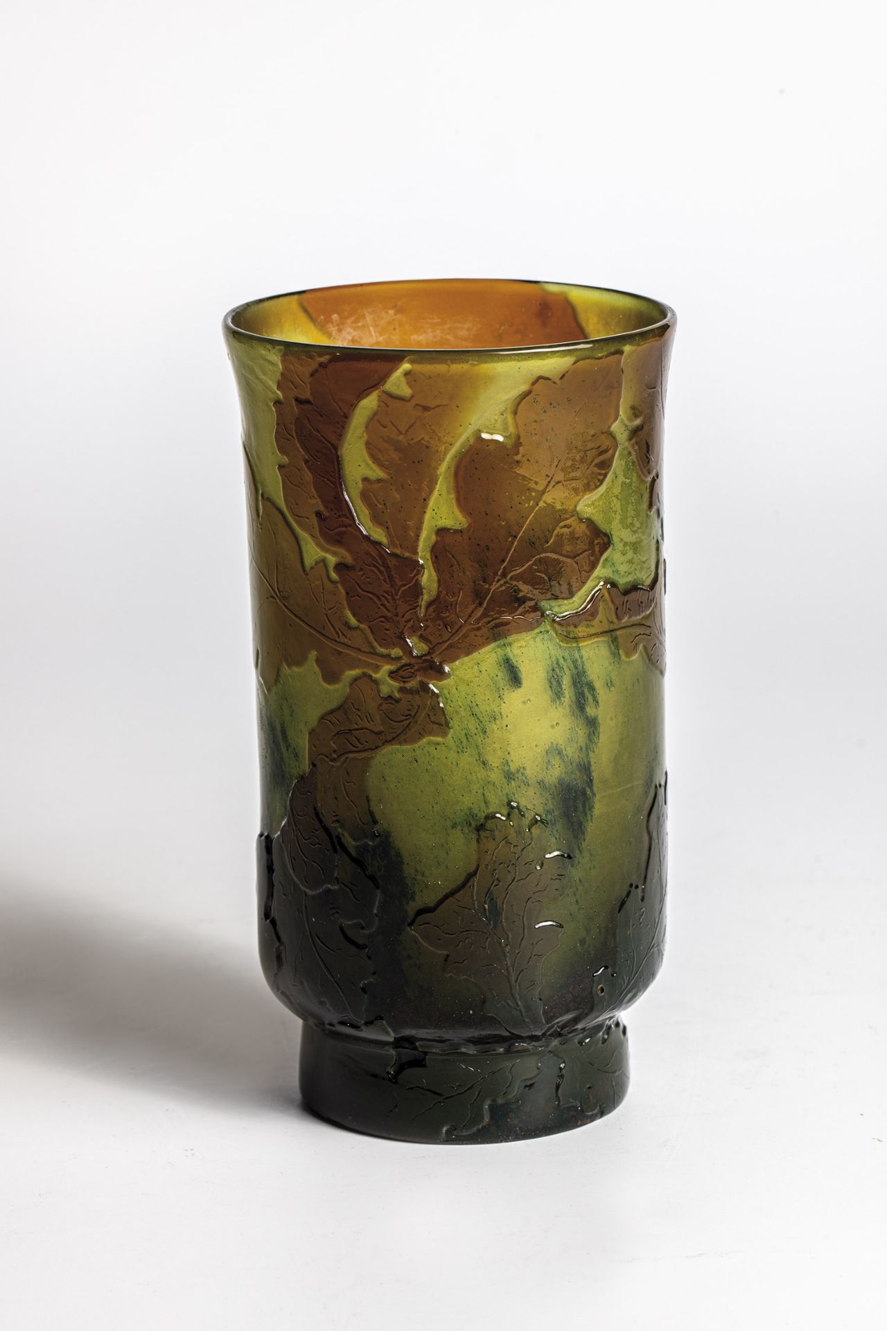 Beaker Vase with Oak Leaves Emile Galle, Nancy, ca. 1900 Colourless glass with partly streaked