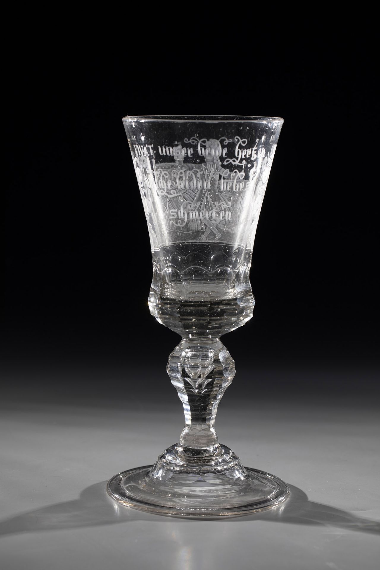 Goblet of Saxony, ca. 1740 Grey-tinted glass. Kuppa in fine matt and blank cut with couples in - Image 2 of 2