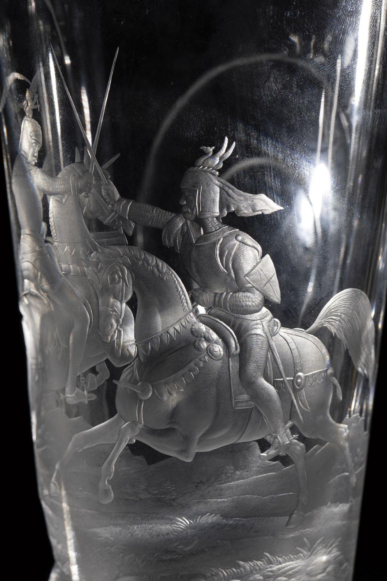 Magnificent goblet with knightly scene J. & L. Lobmeyr, Vienna, signed Robert Balluch, dated 1984 - Image 2 of 4