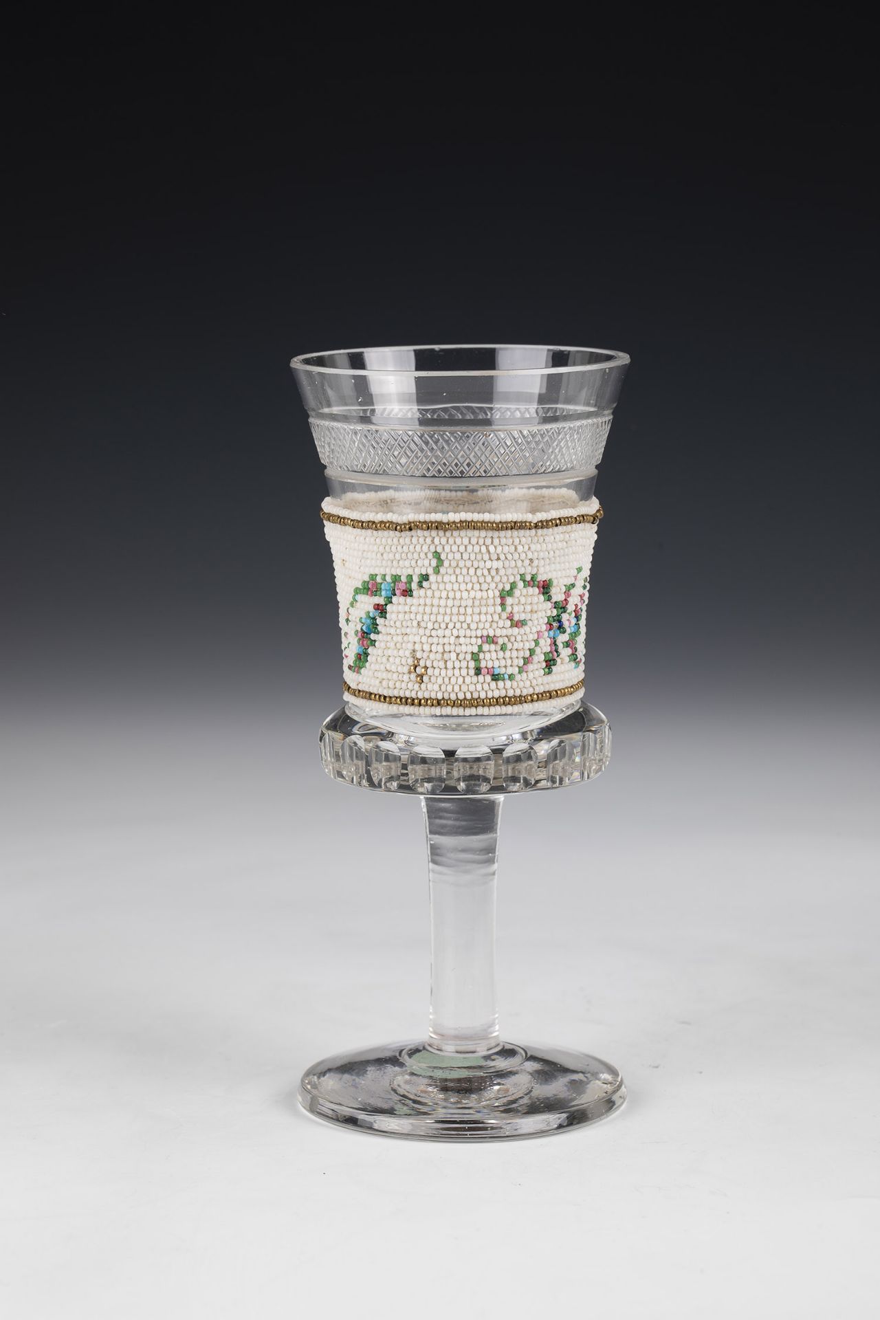 Alabaster Mug Bohemia, ca. 1840 Transparent, white alabaster glass, eight faceted and decorated in - Image 2 of 2