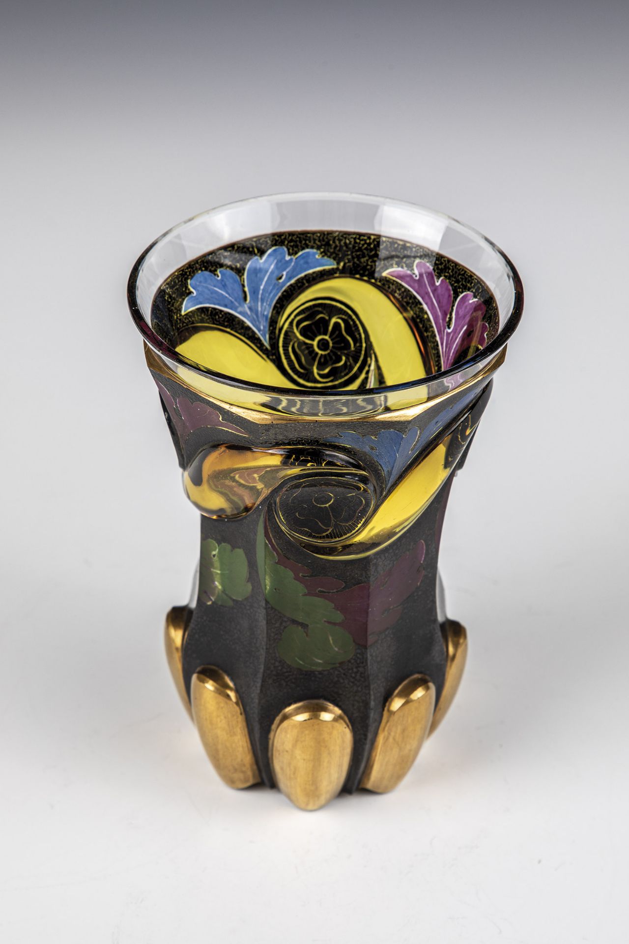 Workshop of Friedrich Egermann, Bohemia M. 19th century Colourless glass. Back with notched star.