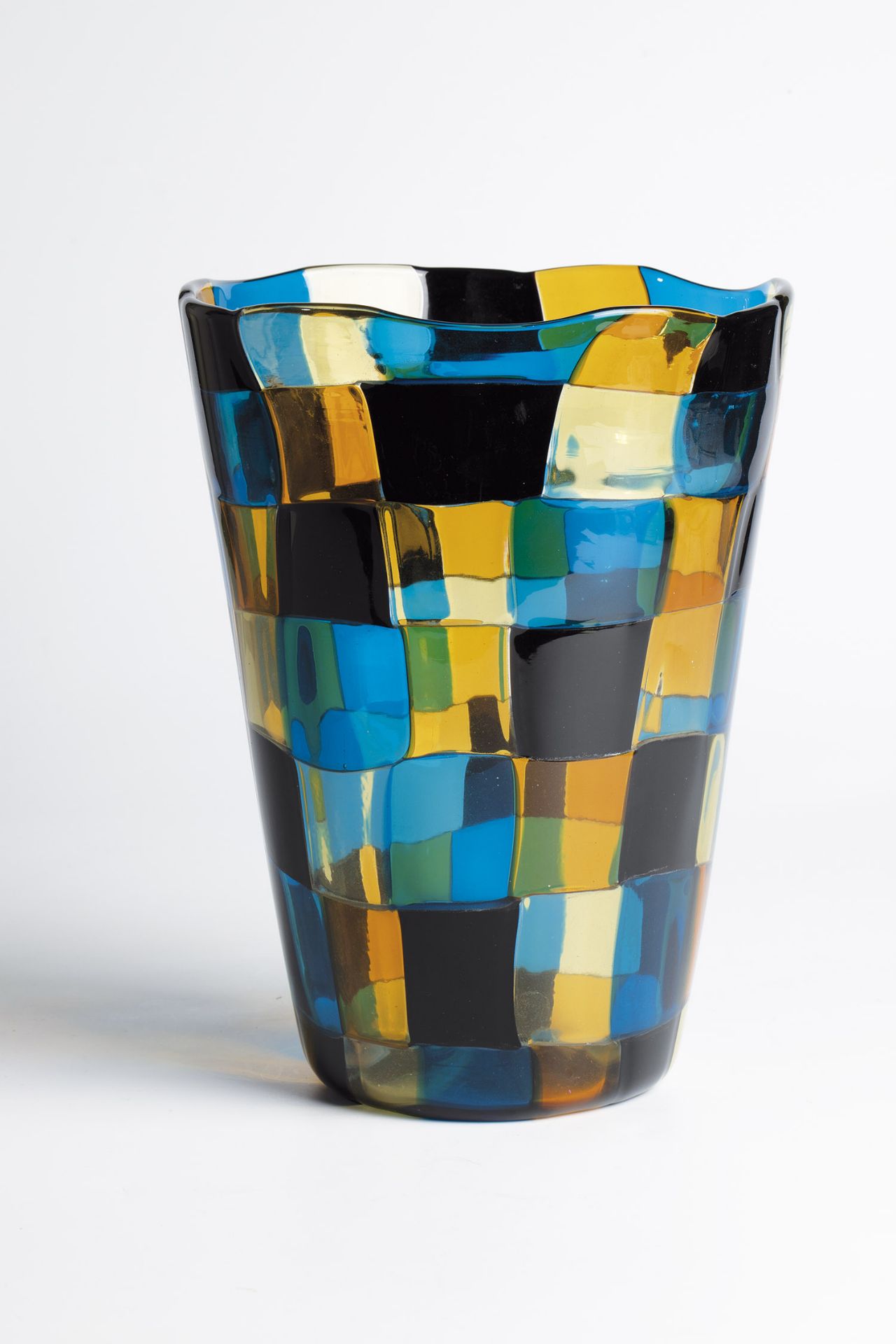 Vase ''Pezzato Venezia'' Fulvio Bianconi (design), Venini, Murano, circa 1950 Colourless glass