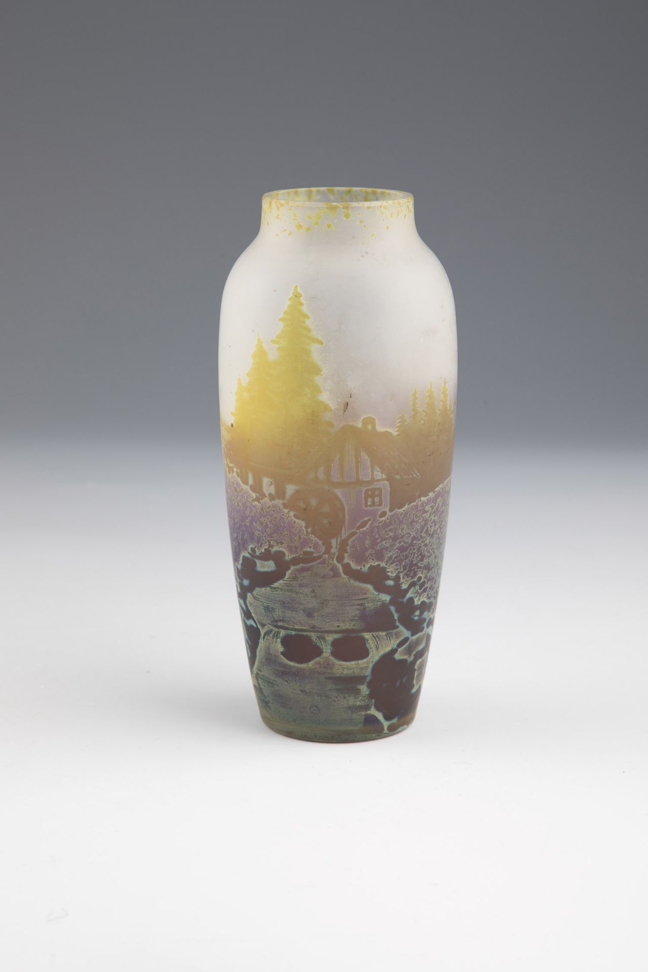 Vase with Mill Beyermann & Co., Haida, ca. 1910 Colourless, frosted glass. On the wall in