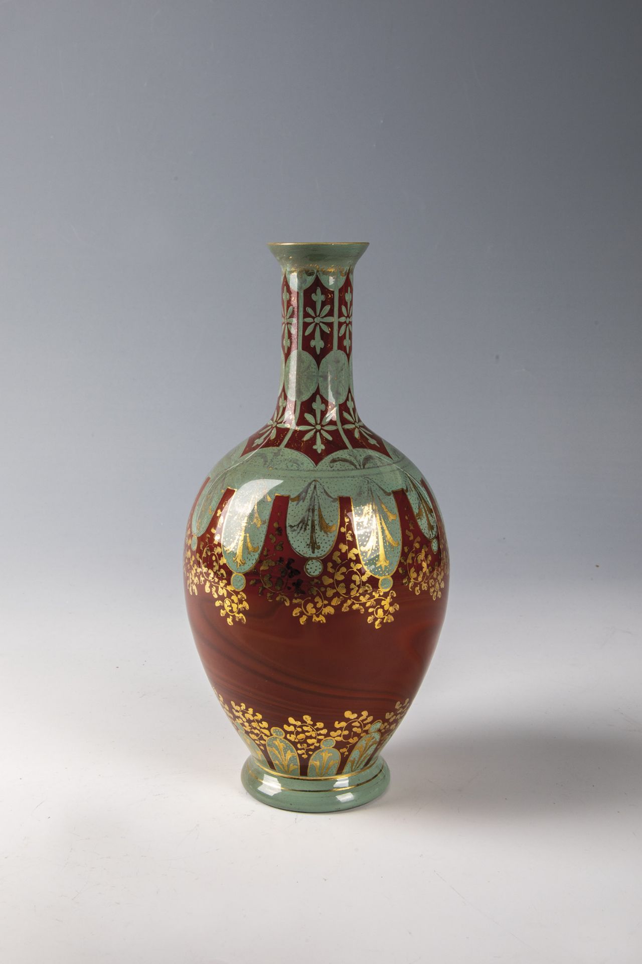 Vase Graeflich Harrach'sche Glasfabrik, New World, mid-19th century Red stone glass with