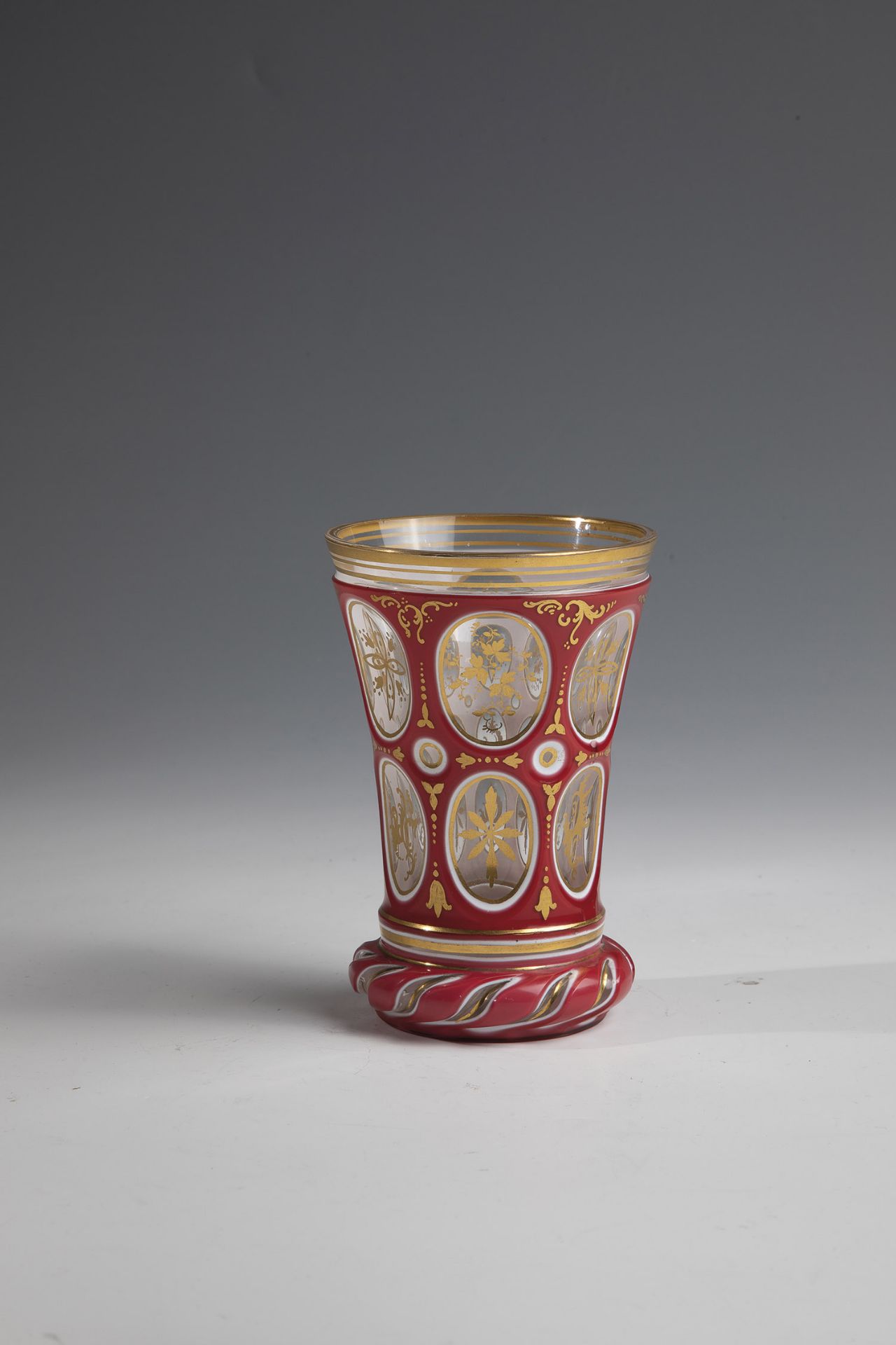 Foot cup Bohemia, ca. 1900 Colourless, cut-decorated glass with double overlay in white and