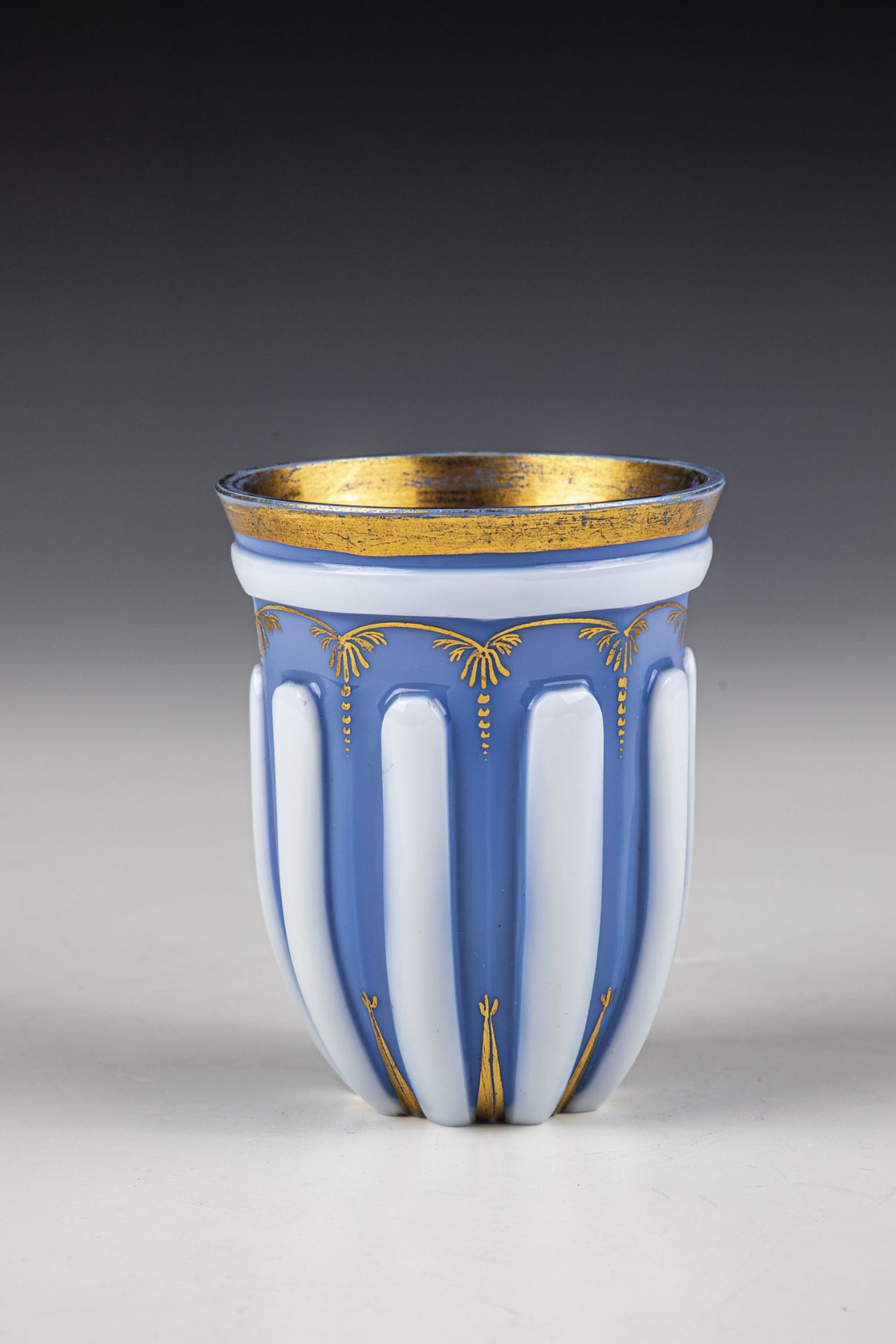 Beaker Friedrich Egermann, Blottendorf (Haida), 1832-1835 Light blue opal glass overlaid with