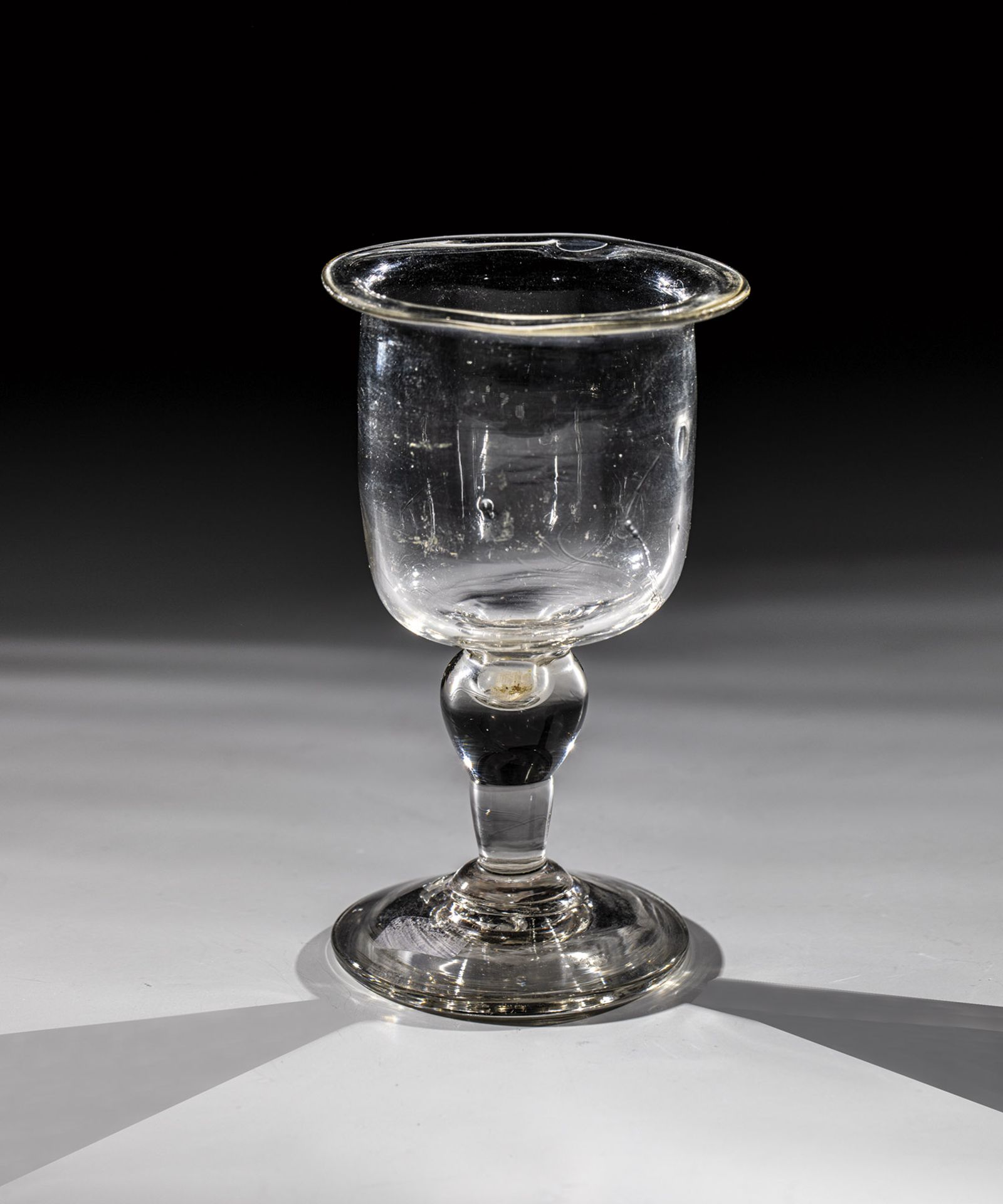 Oil goblet South German, probably Black Forest around 1800 Colourless glass with tear-off. Sheiked