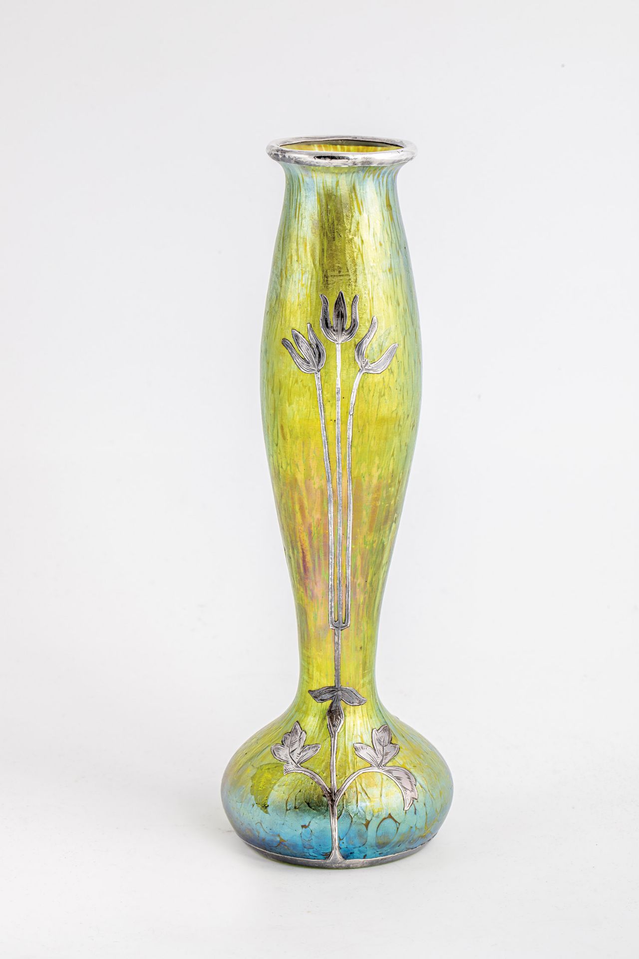 Long-necked vase Loetz Wwe., monastery mill, ca. 1900 Green glass with dense crumb melting in silver