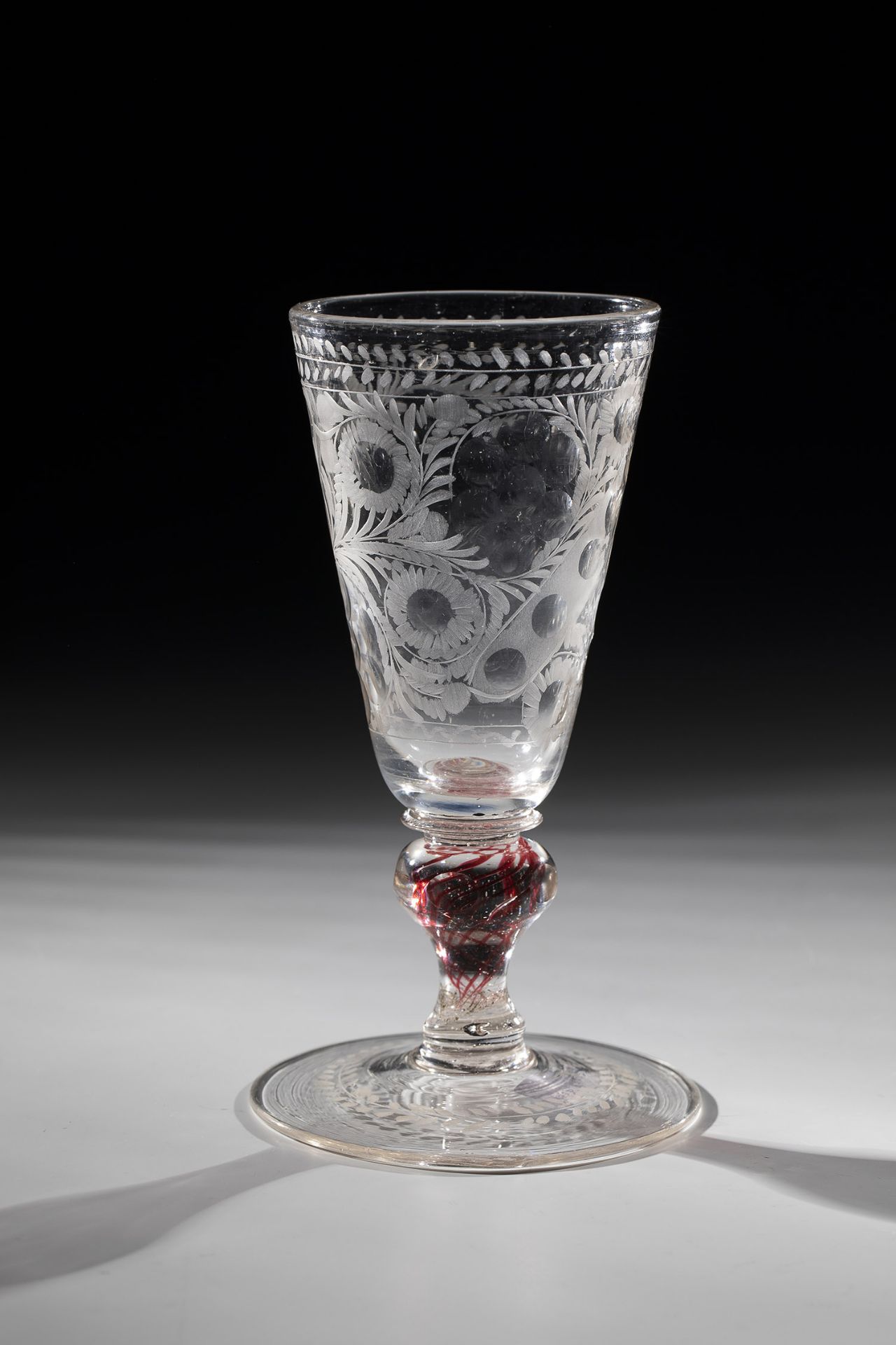 Goblet with gold ruby threads Bohemia around 1740 Colourless glass with tear. Disc base with cut - Image 2 of 2