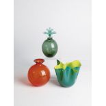 3 glass objects Venini, Murano cloth vase 'Sommerso', green glass with lemon yellow opal underlay.