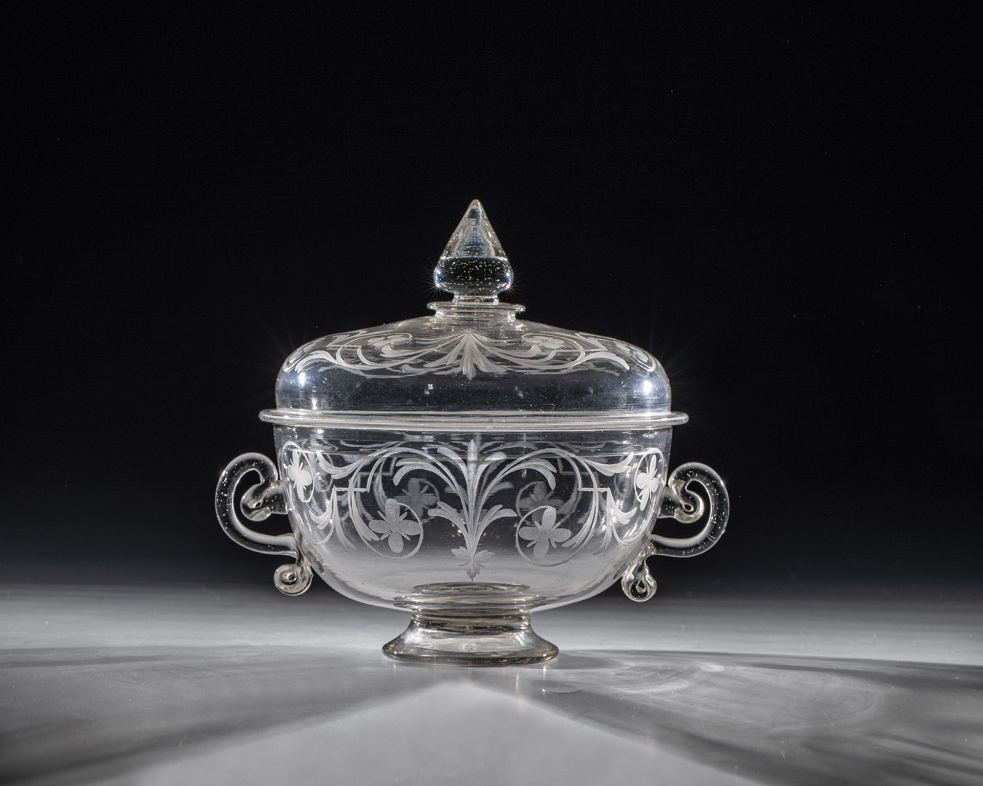 Rare lidded box two handles Venice, circa 1700 Grey-tinted glass with tear-off. Flared foot.