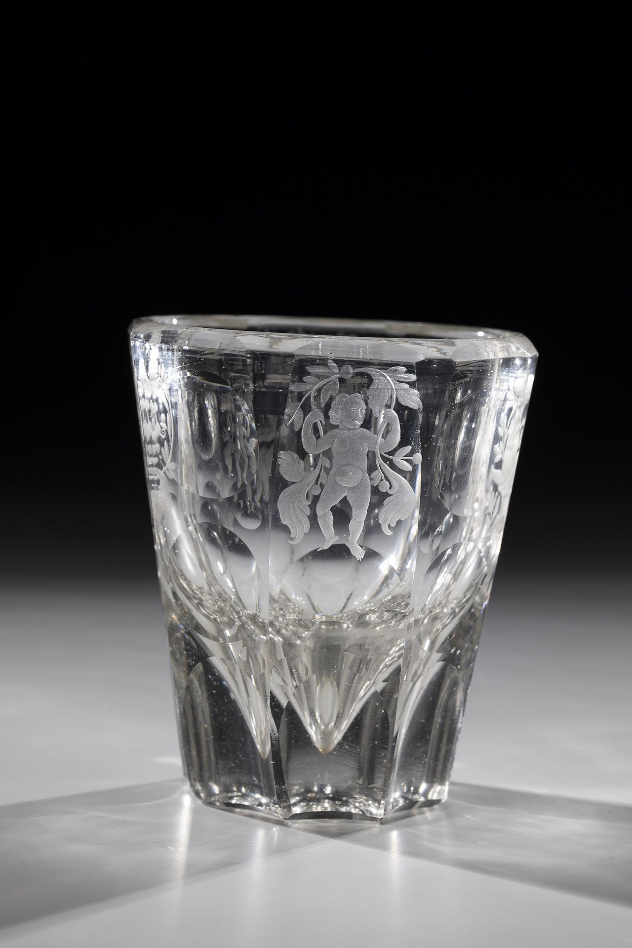 Prism beaker with Patti's Brandenburg, workshop Martin Winter, Potsdamm around 1840 Colourless - Image 4 of 5