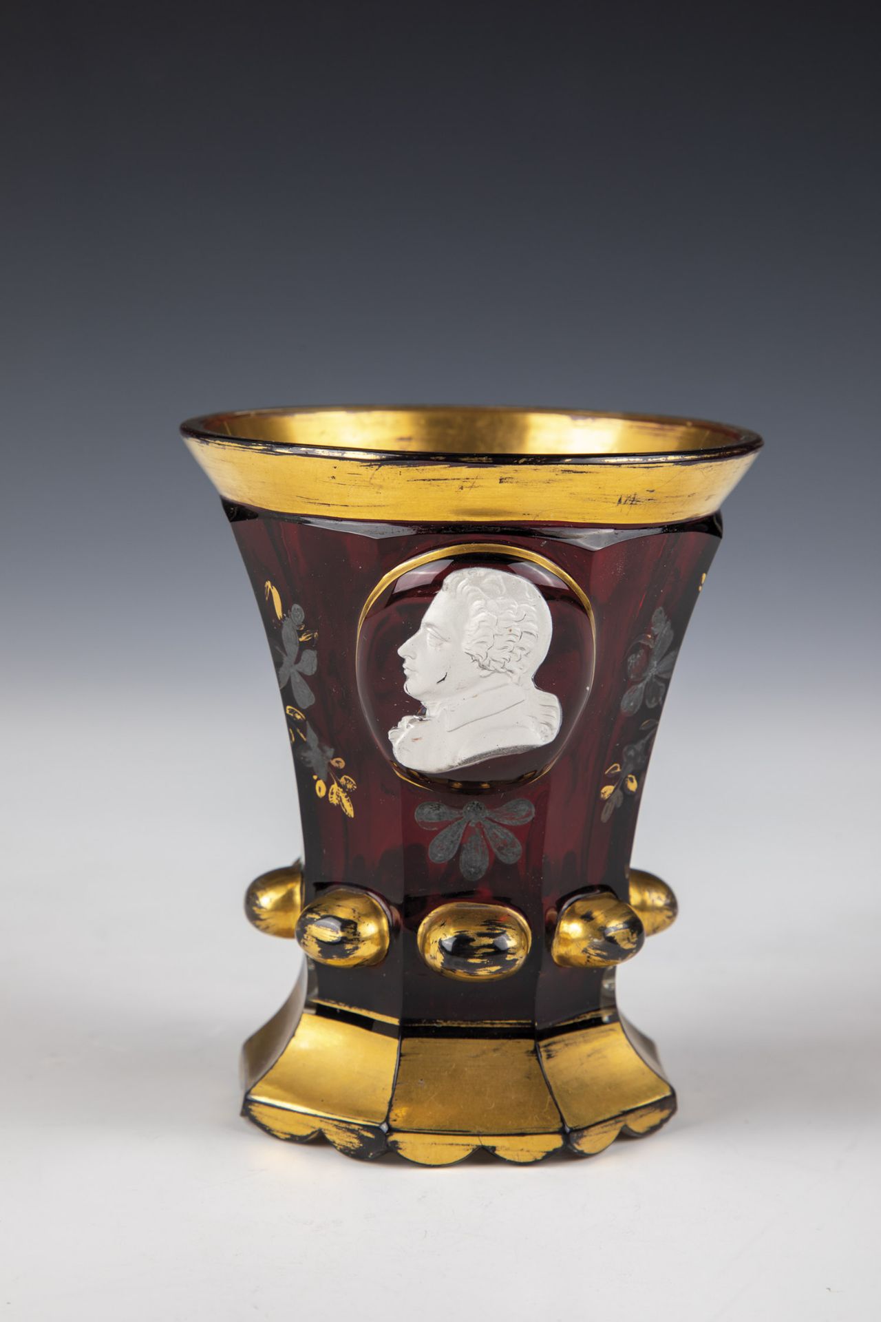 Mug with paste portrait Harrach'sche Huette, Neuwelt, ca. 1830 Colourless glass with ruby red