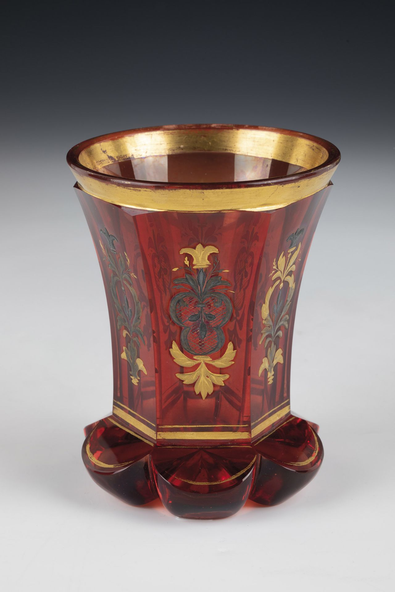 Ranft beaker Bohemia around 1840 Colourless glass with ruby red underlay and overlay. Passively