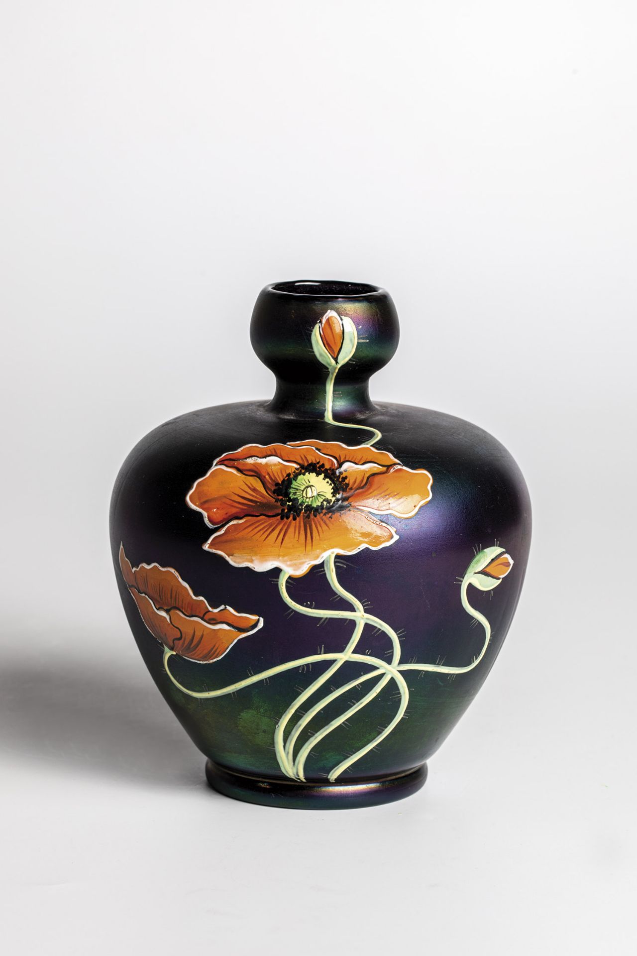 Vase with poppies Ferdinand von Poschinger, Glashuettenwerke Buchenau, ca. 1900 Violet glass, with