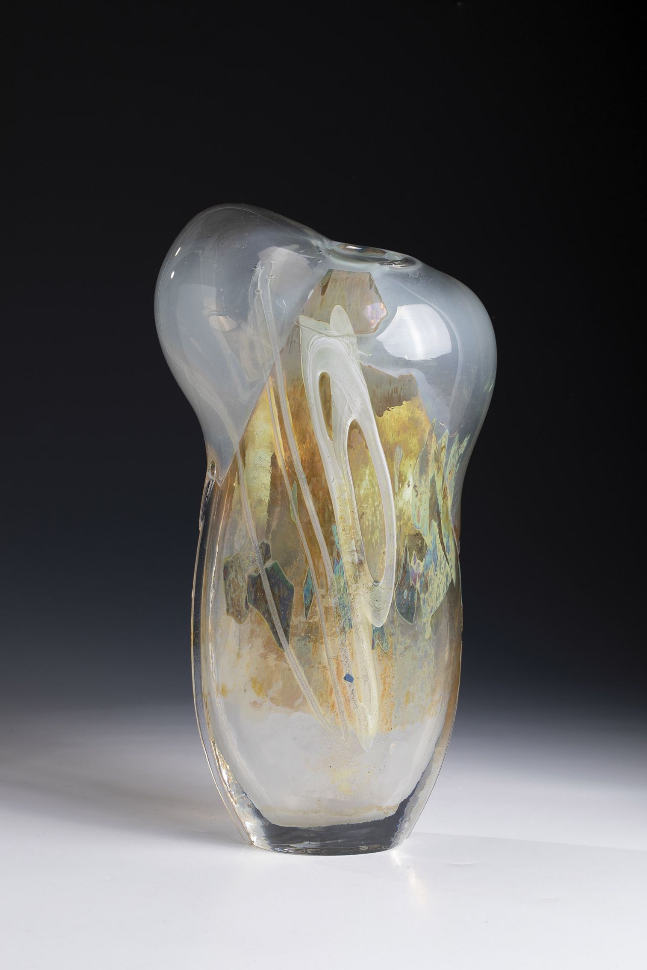 Vase Object Samuel J. Herman, 1980s Colourless glass with a slightly opalescent underlay and