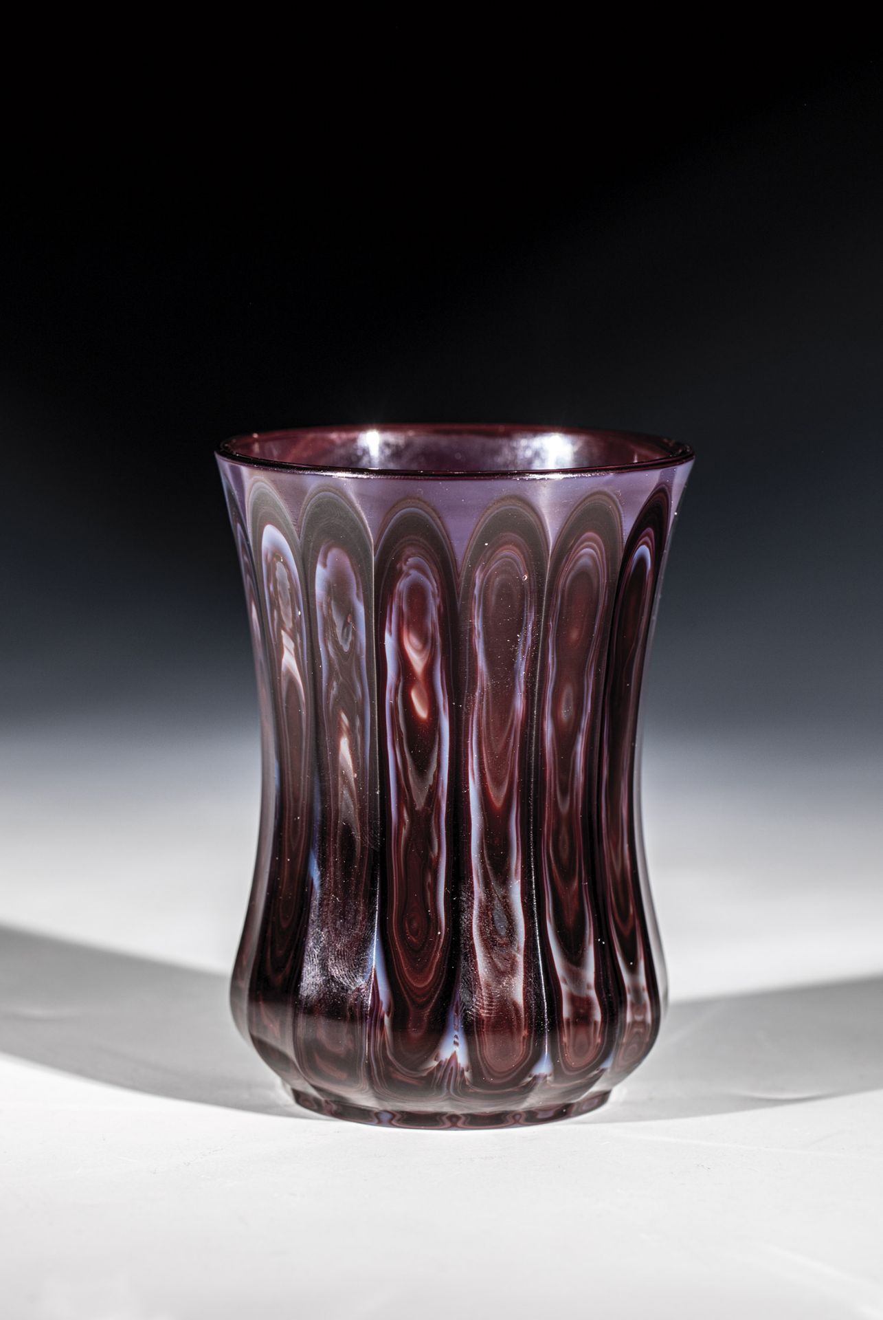 Beaker Harrach'sche Huette, Neuwelt, ca. 1830 Brownish, dark violet glass, so-called Rothwelsches