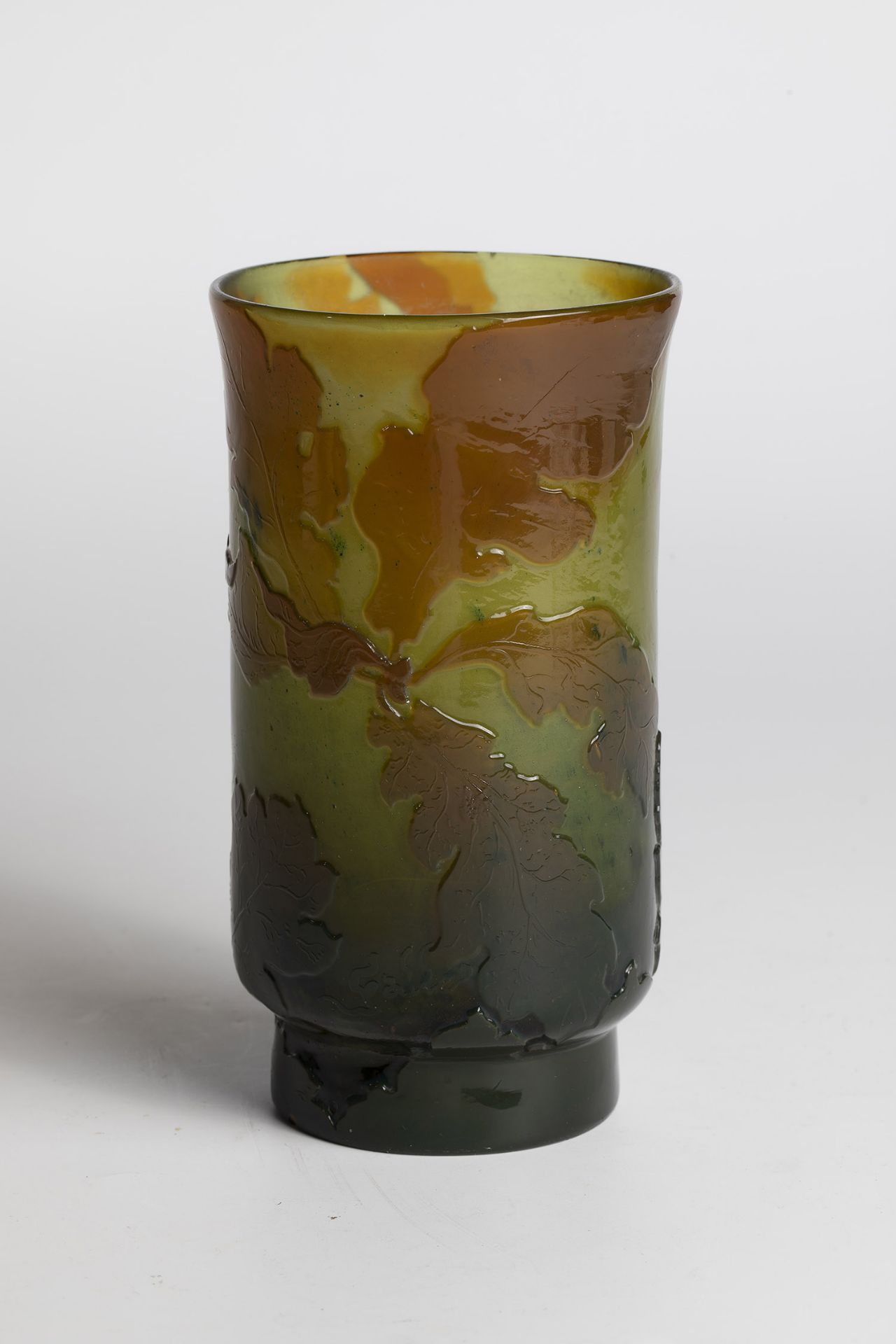 Beaker Vase with Oak Leaves Emile Galle, Nancy, ca. 1900 Colourless glass with partly streaked - Image 2 of 3