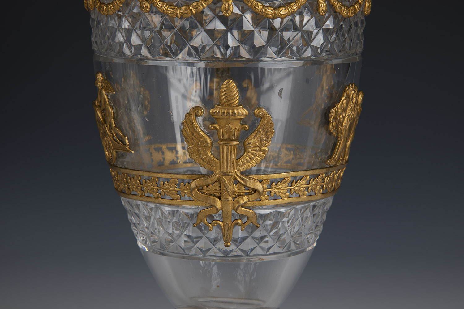 Magnificent vase with gilded bronze mounts France or Russia, ca. 1815 Colourless glass. Square - Image 3 of 3