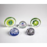 Five paperweights Sweden and France, 20th century Bundle of five paperweights. Three from